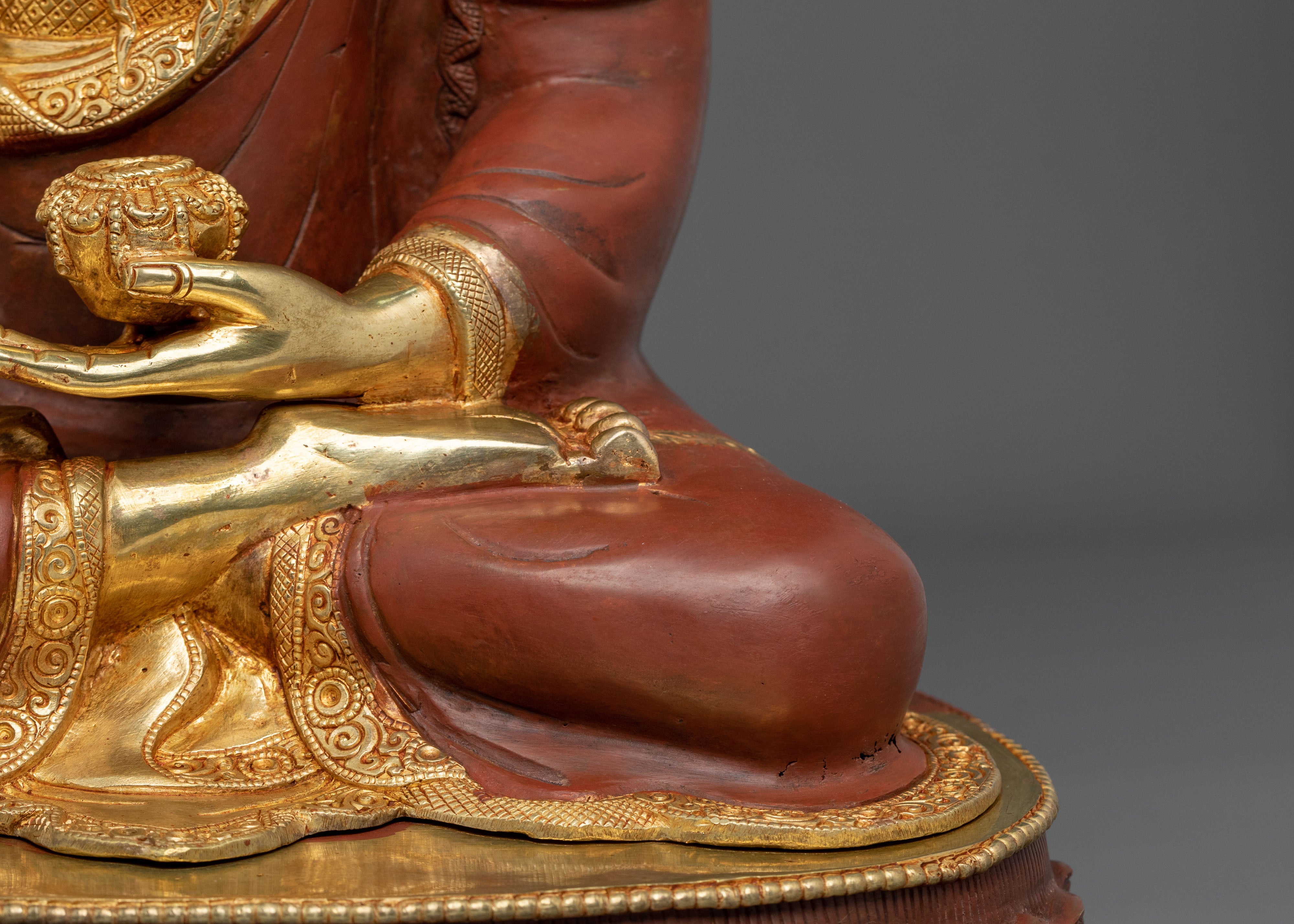 Serene Shakyamuni Buddha Sculpture for Meditation