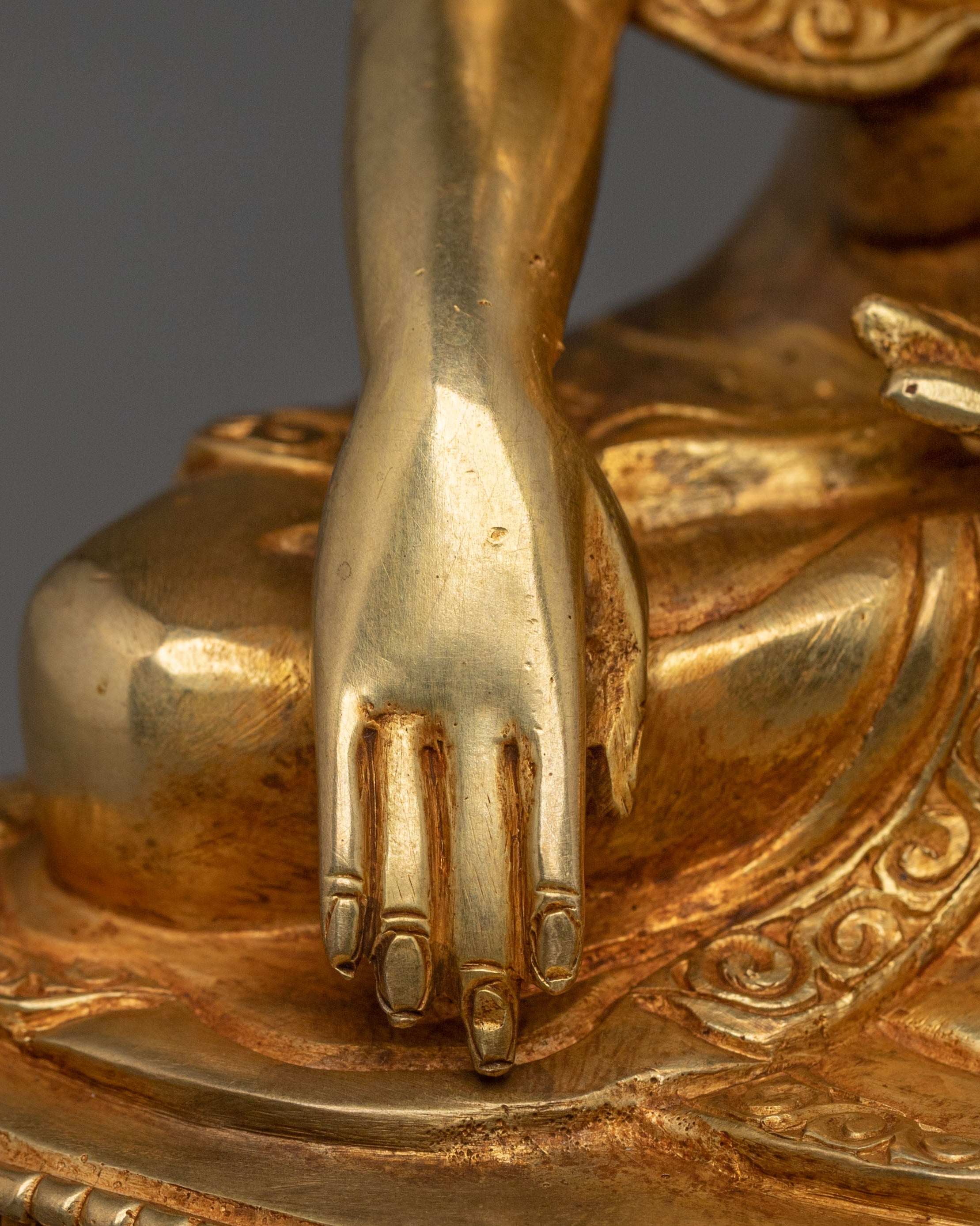Shakyamuni Buddha Statue on Lotus Base: Enlightened One