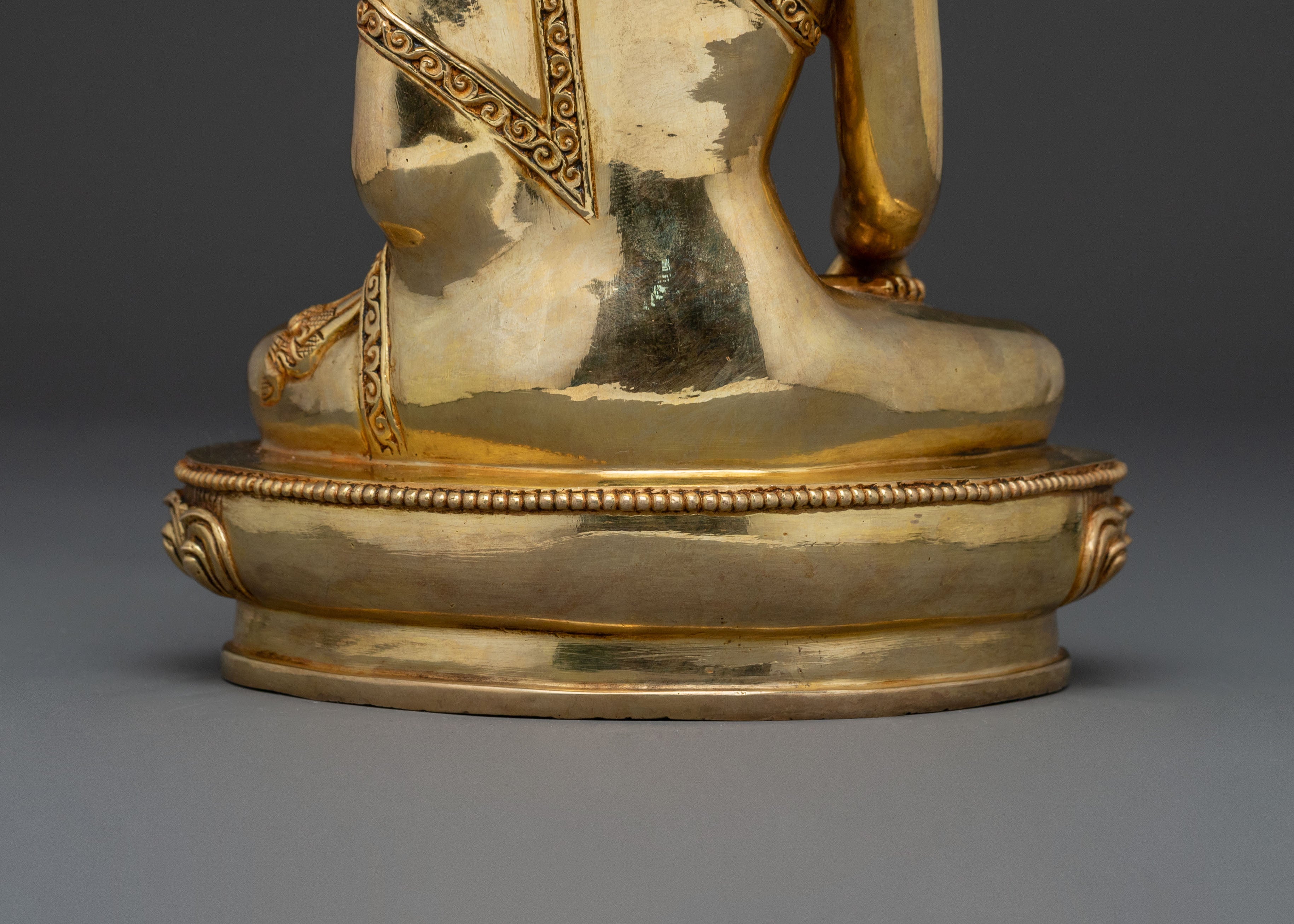 Golden Shakyamuni Buddha Statue: Traditional Figure