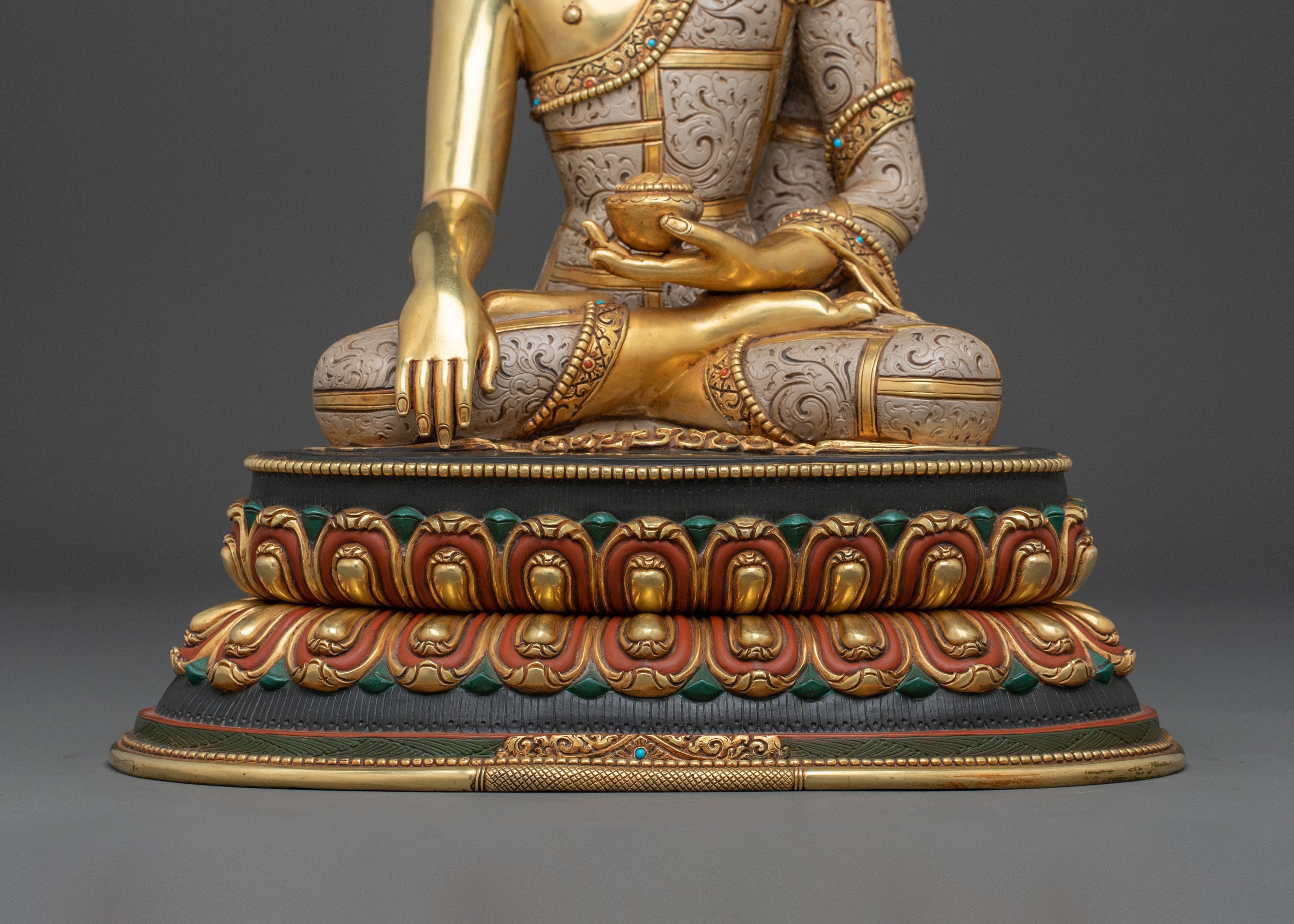 Shakyamuni Buddha: 24K Gold Gilded Peace Figure