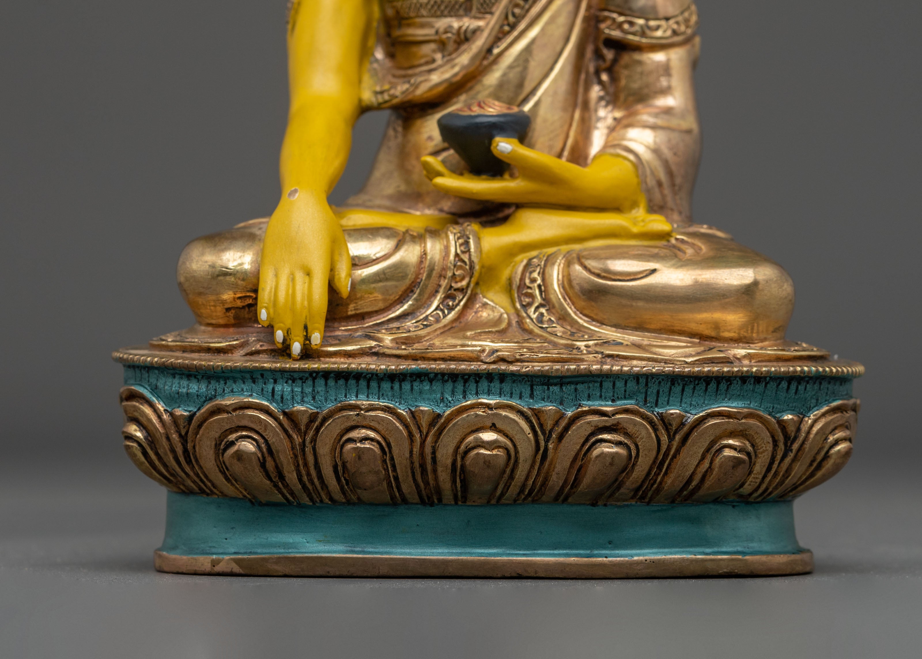 Historical Buddha Shakyamuni Meditation Sculpture in 24K Gold