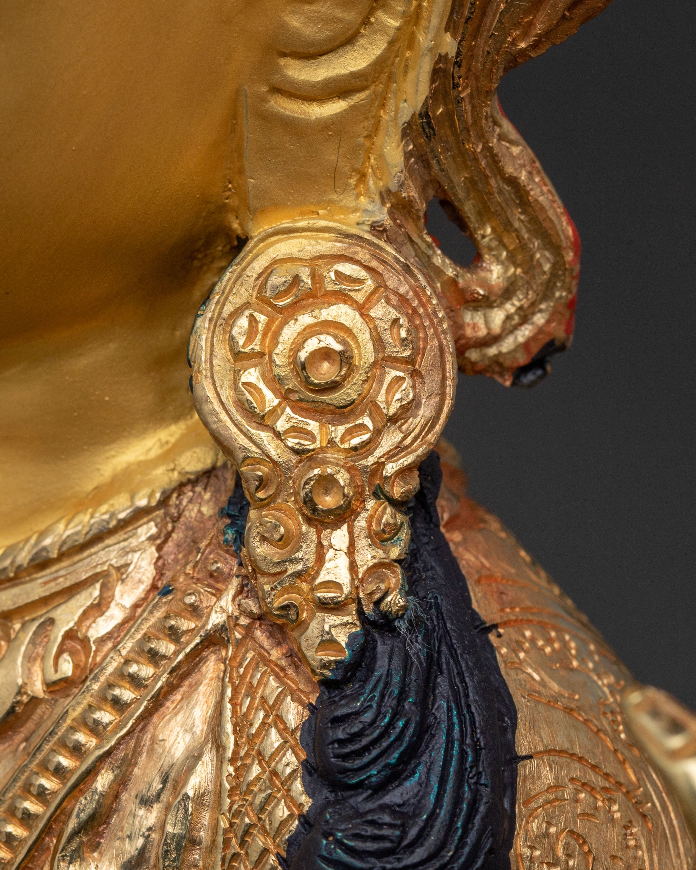 24k Gold Gilded Chenrezig Spiritual Statue – Divine Craftsmanship