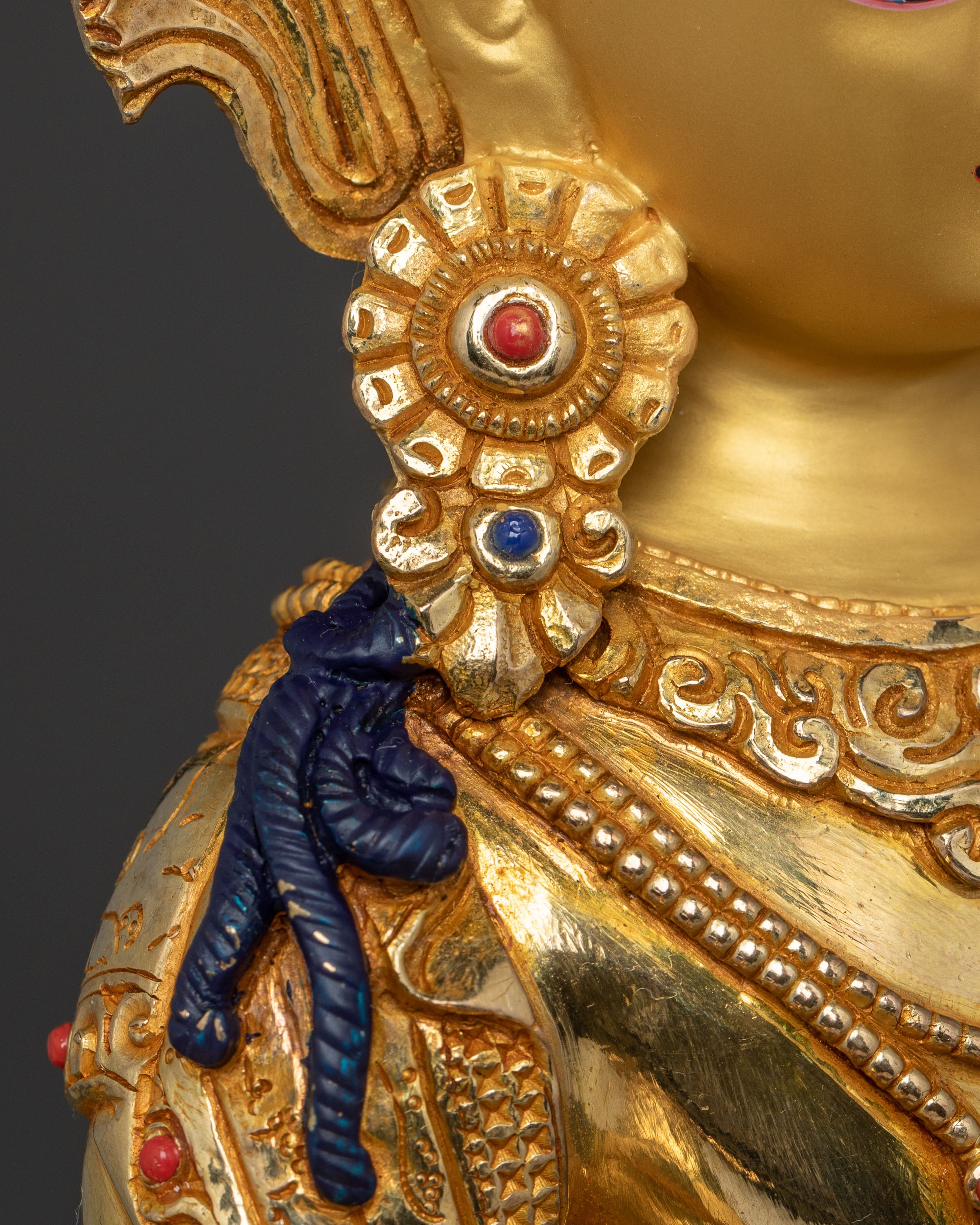Handcrafted Samanthabhadra Statue: Gilded Copper Art