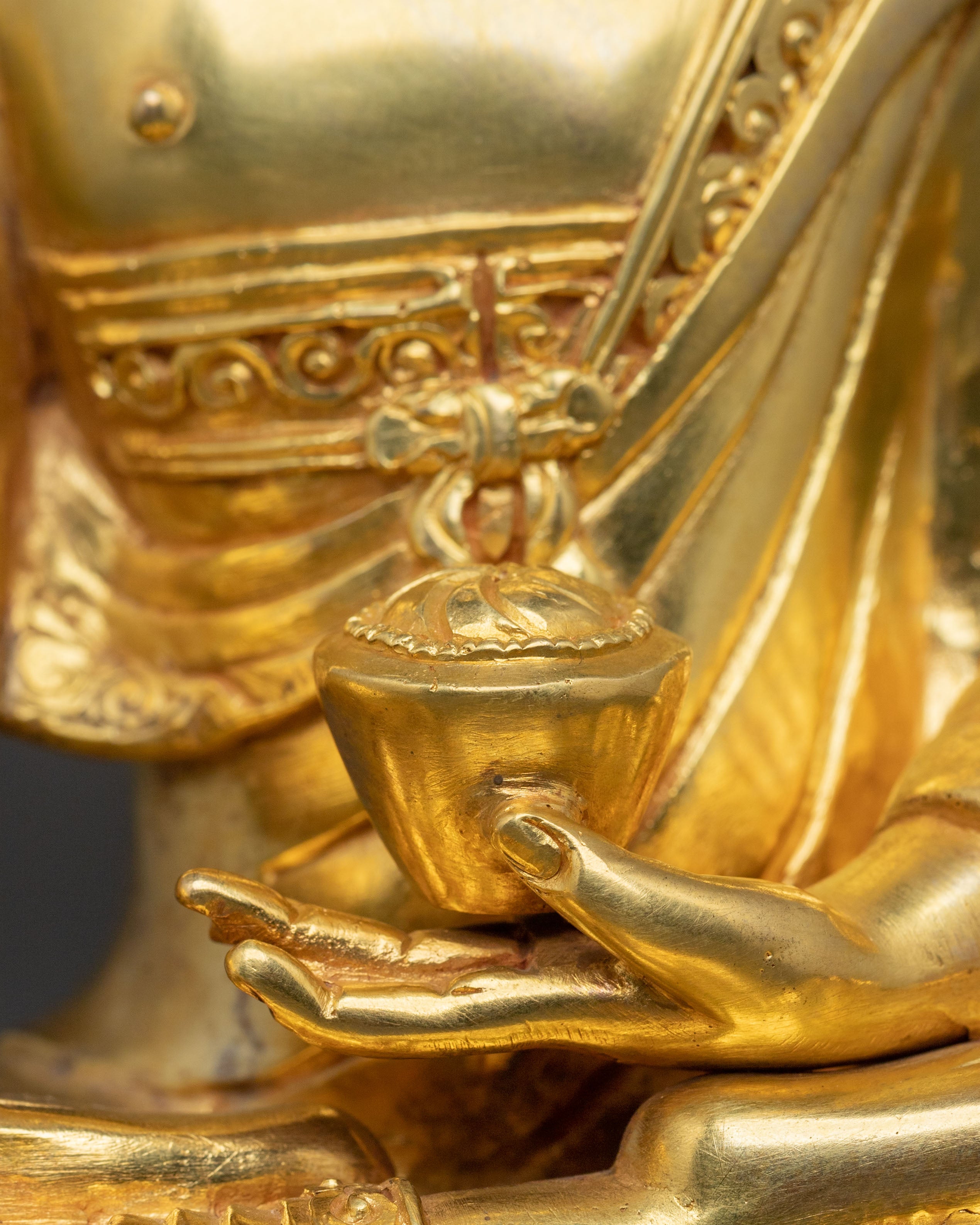 Shakyamuni Buddha Sacred Peaceful Statue