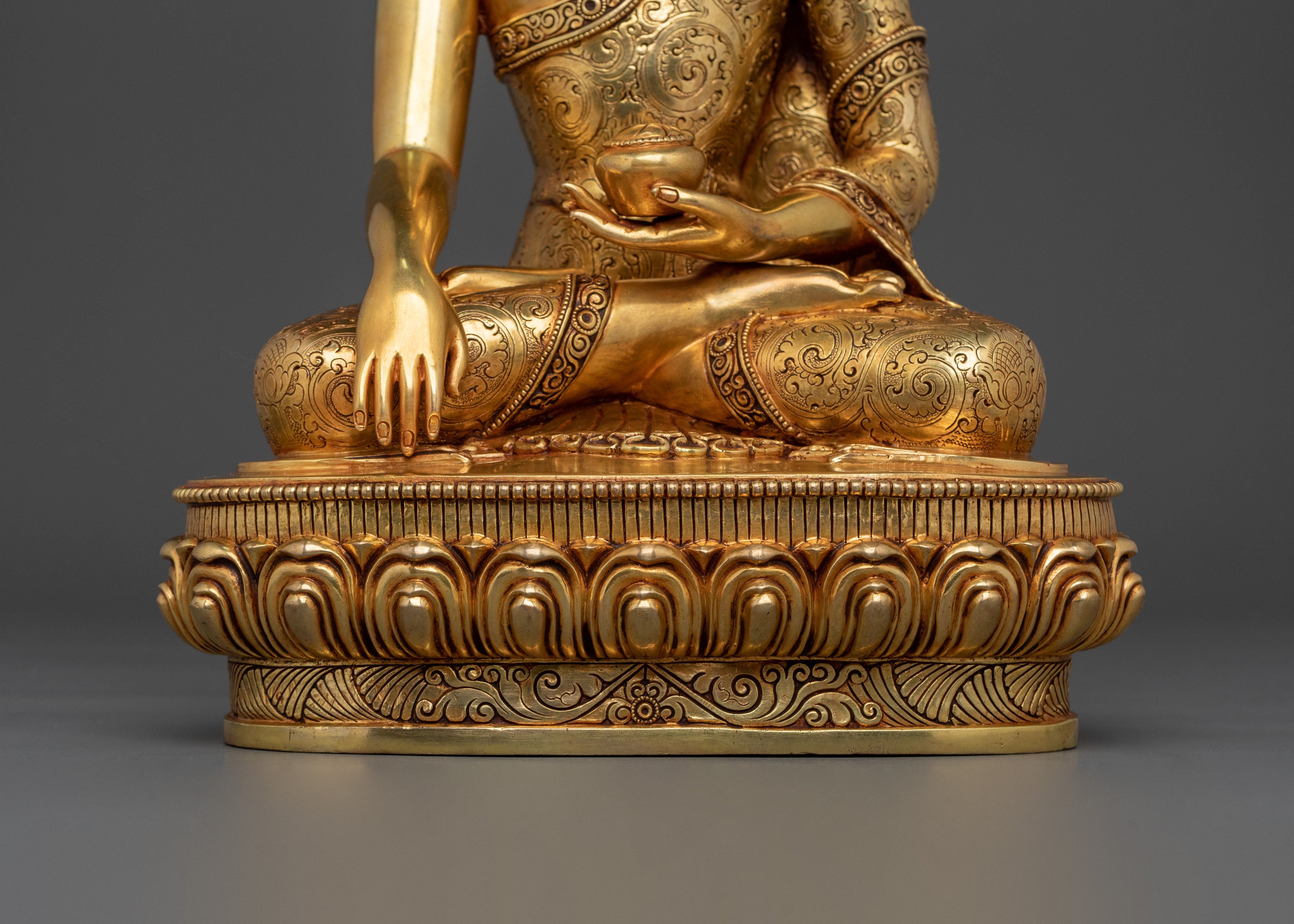 Shakyamuni Buddha Figurine | The Enlightened One