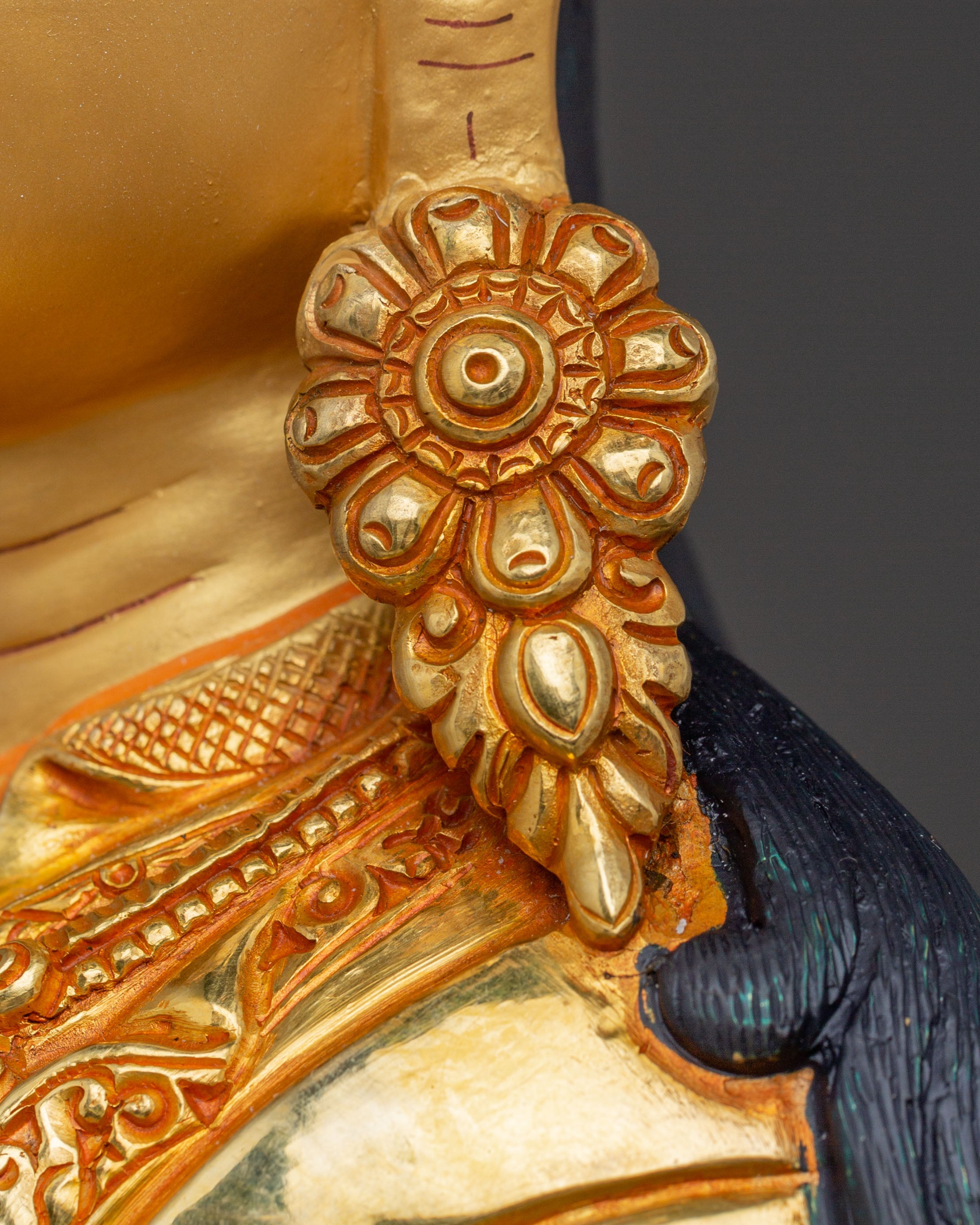 Lotus King Guru Rinpoche Statue – Authentic Nepali Serenity