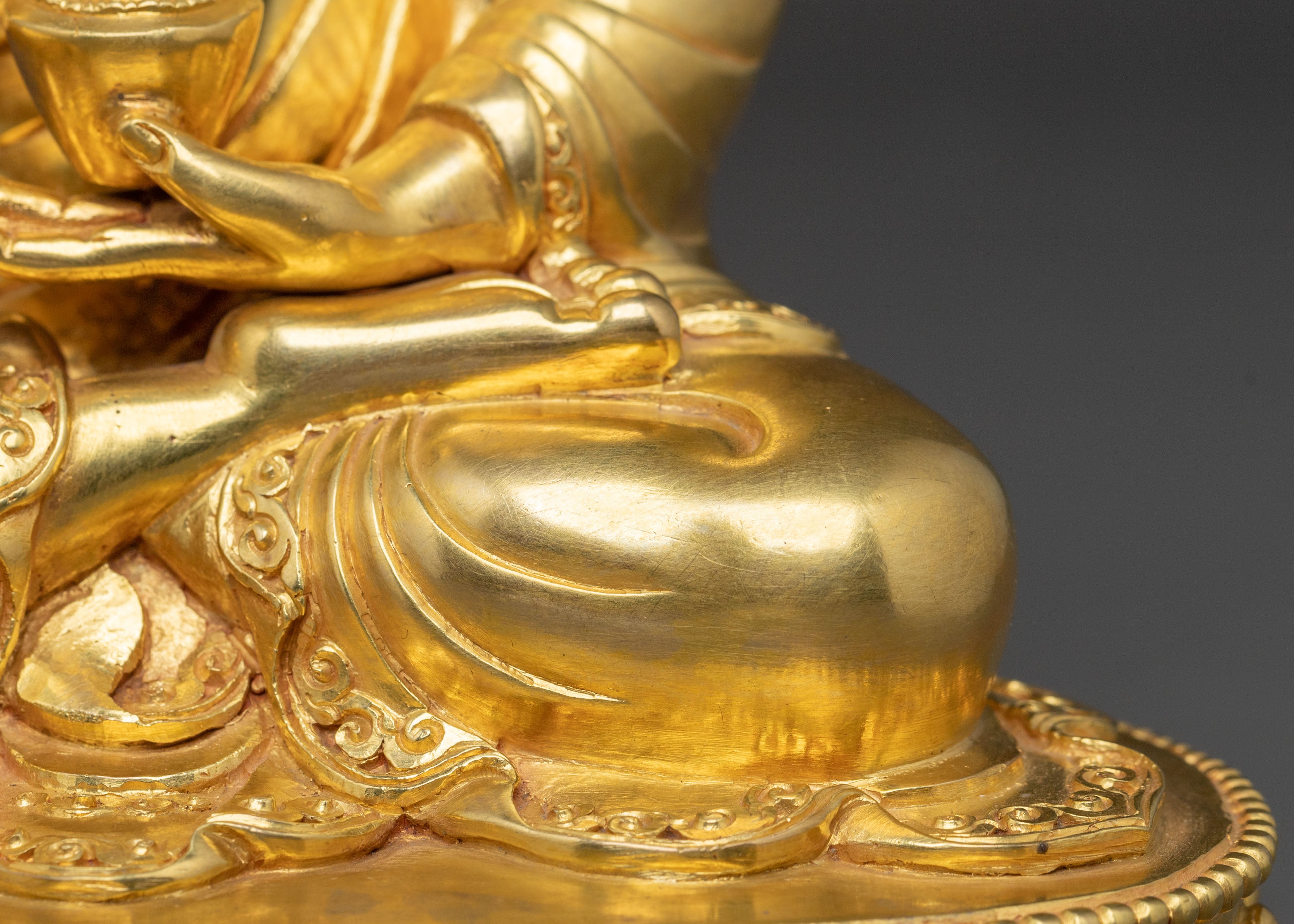 Shakyamuni Buddha Sacred Peaceful Statue