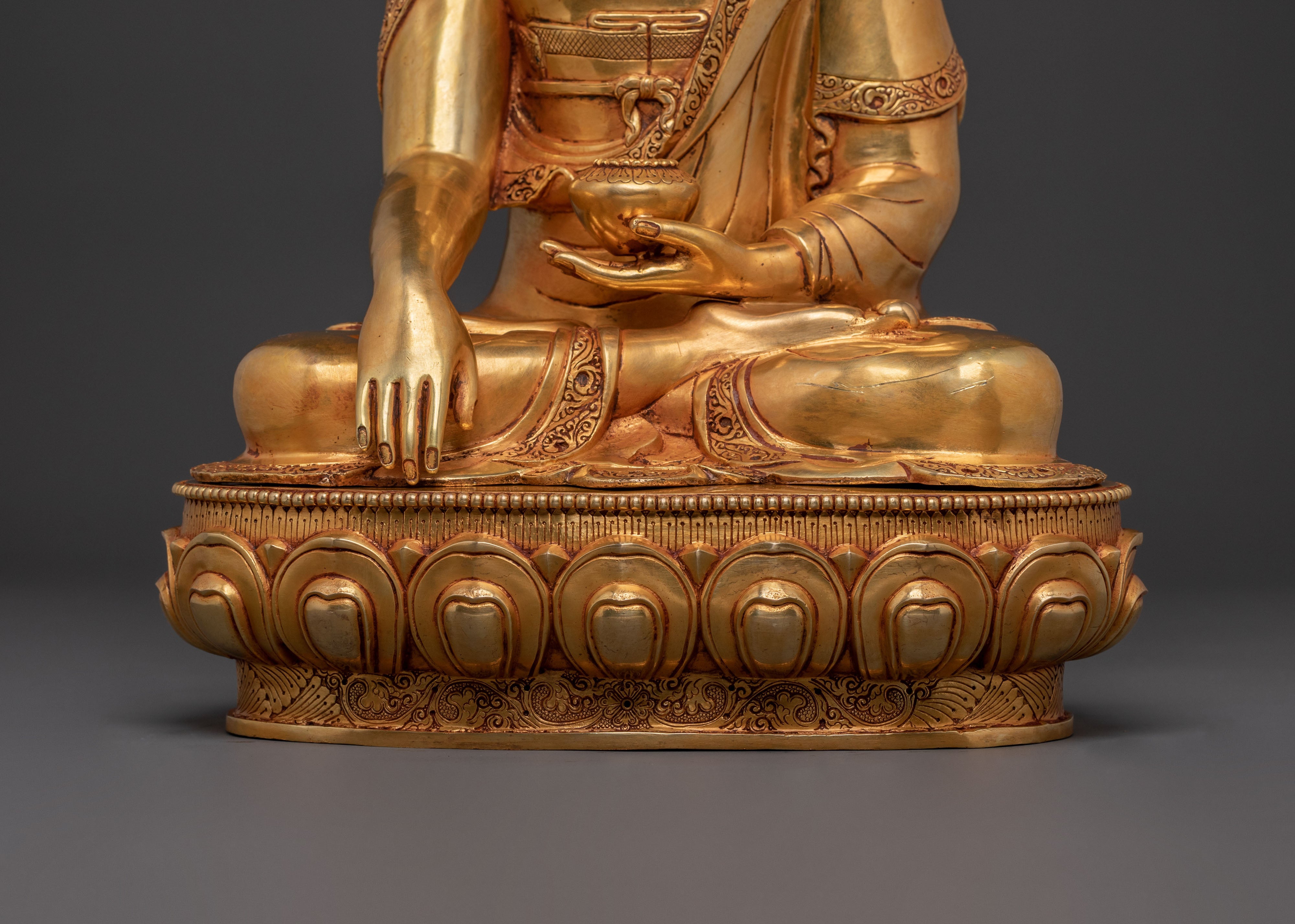 Shakyamuni Buddha Statue | 24K Gold Gilded Figure