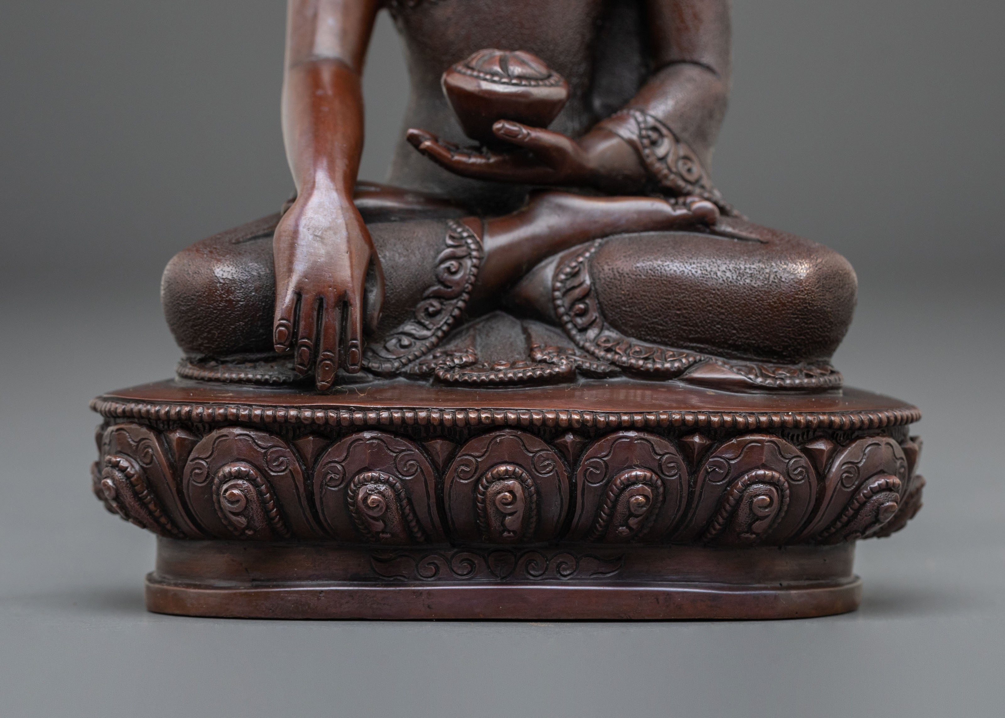 Shakyamuni Buddha Oxidized Copper Statue | Serene Craftsmanship