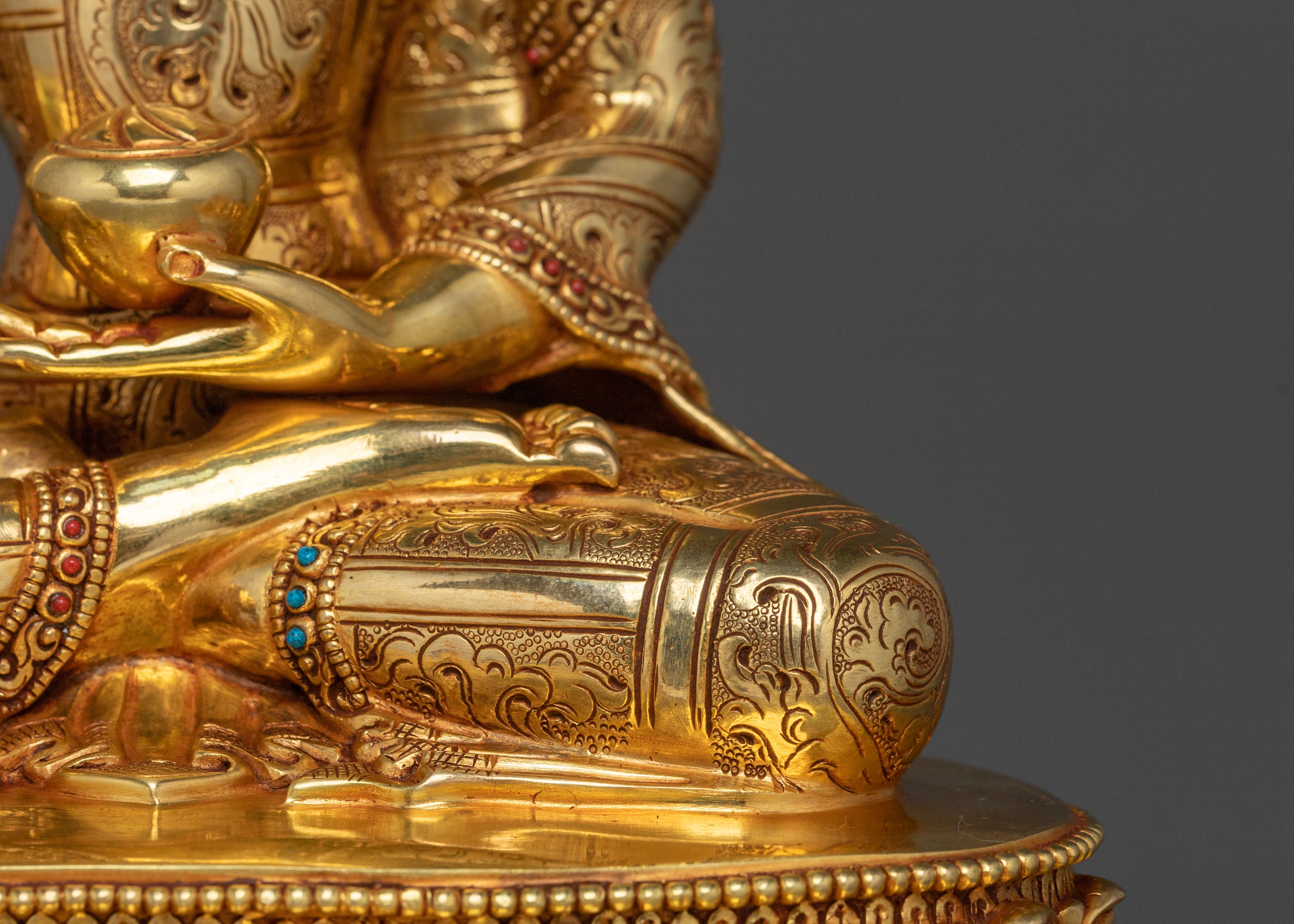 Shakyamuni Buddha Divine Sculpture on Throne