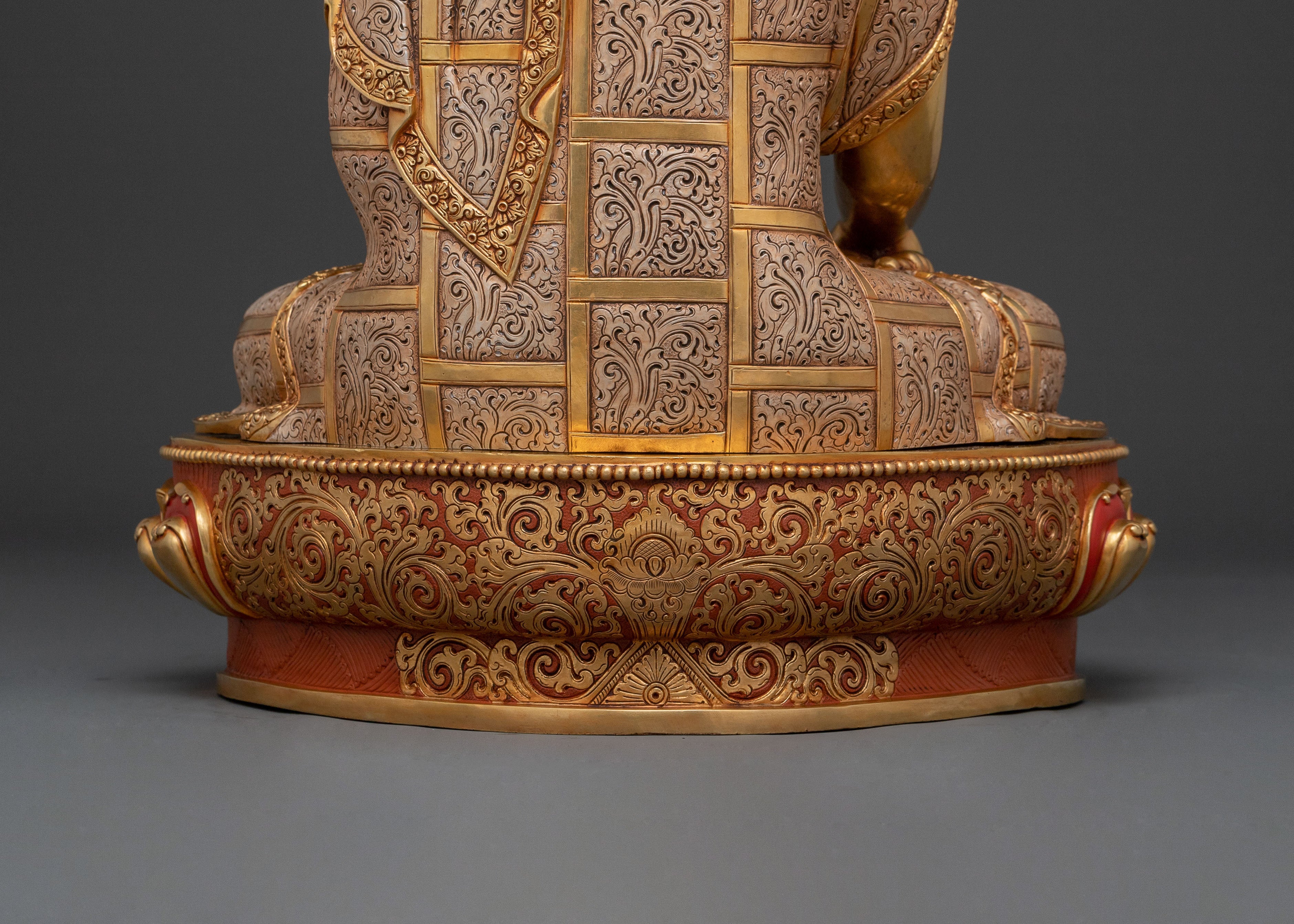 Shakyamuni Buddha Statue: Embodiment of Wisdom