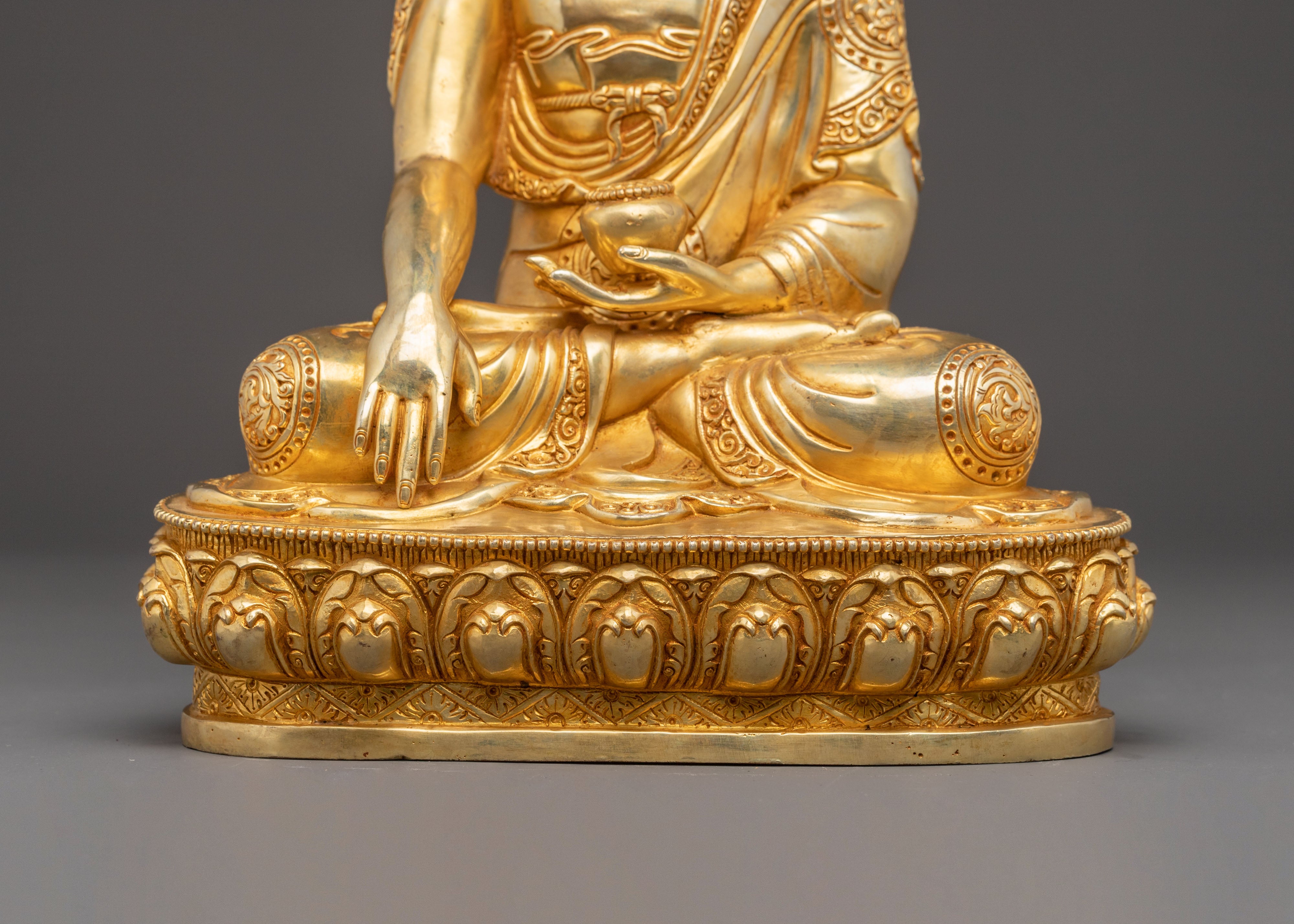 Handcrafted Enlightened Buddha Shakyamuni Statue