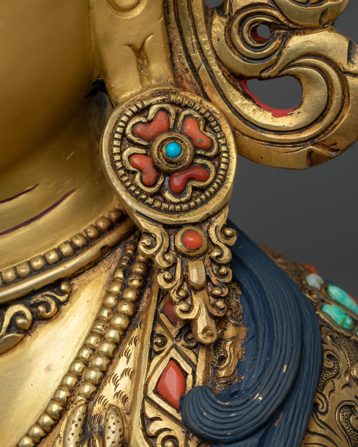 henrezig Statue with 24K Gold Coating