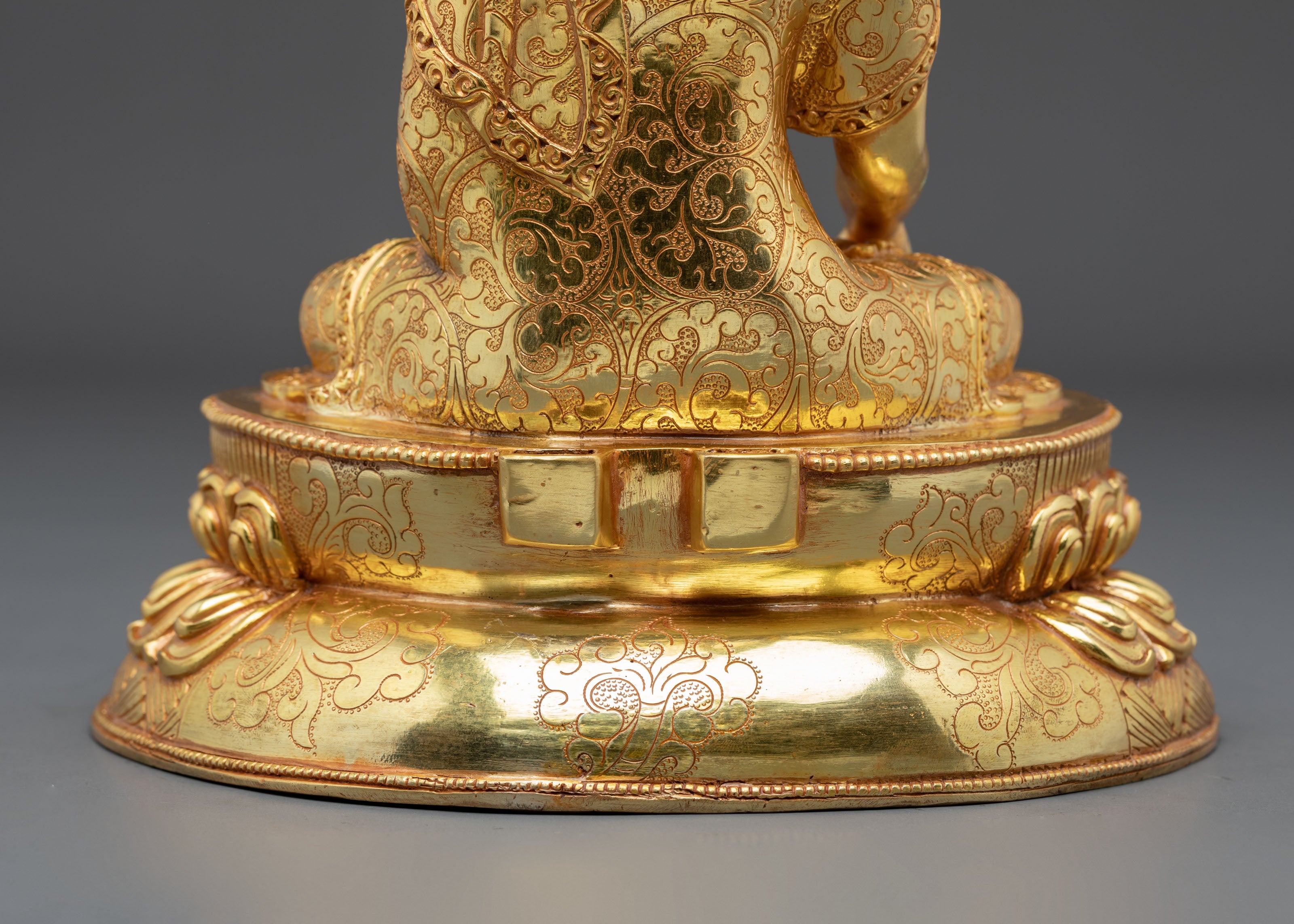 Mitrugpa Golden Figurine: Serene Radiance