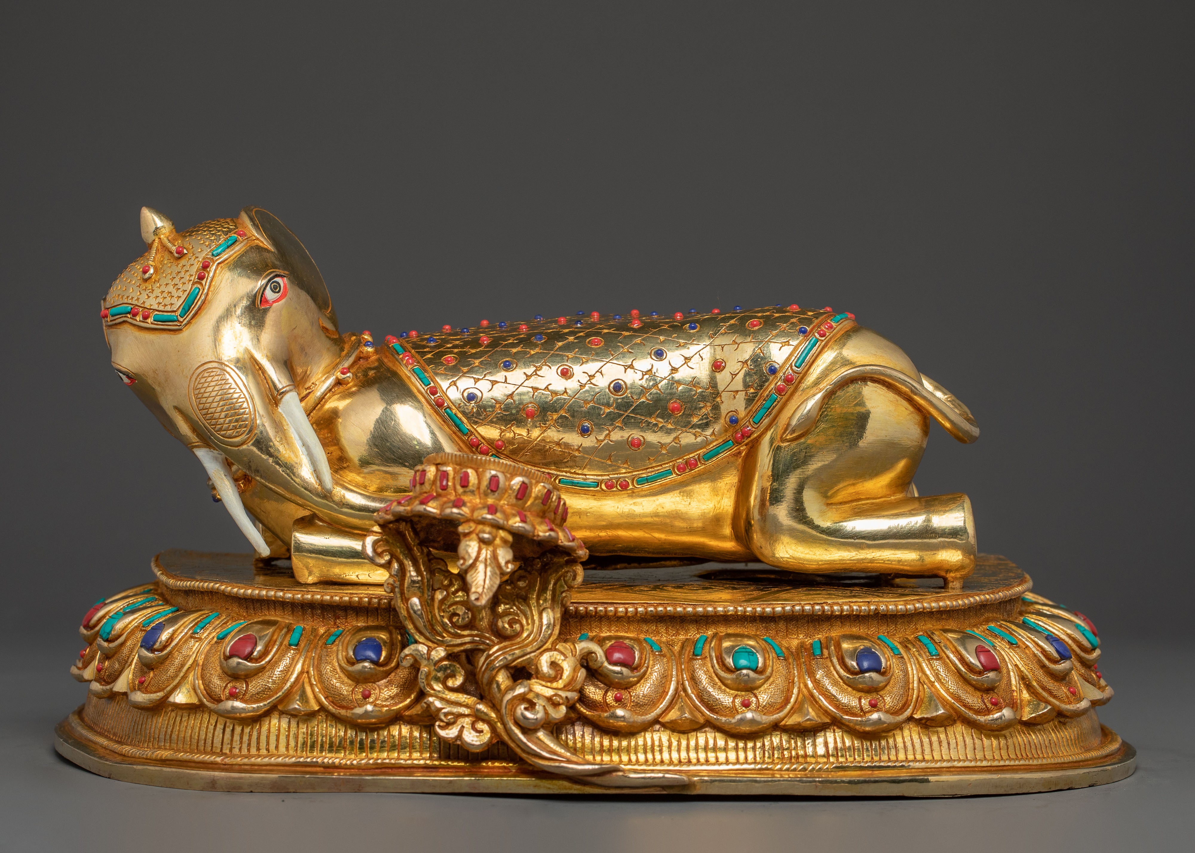 Handcrafted Samanthabhadra Statue: Gilded Copper Art