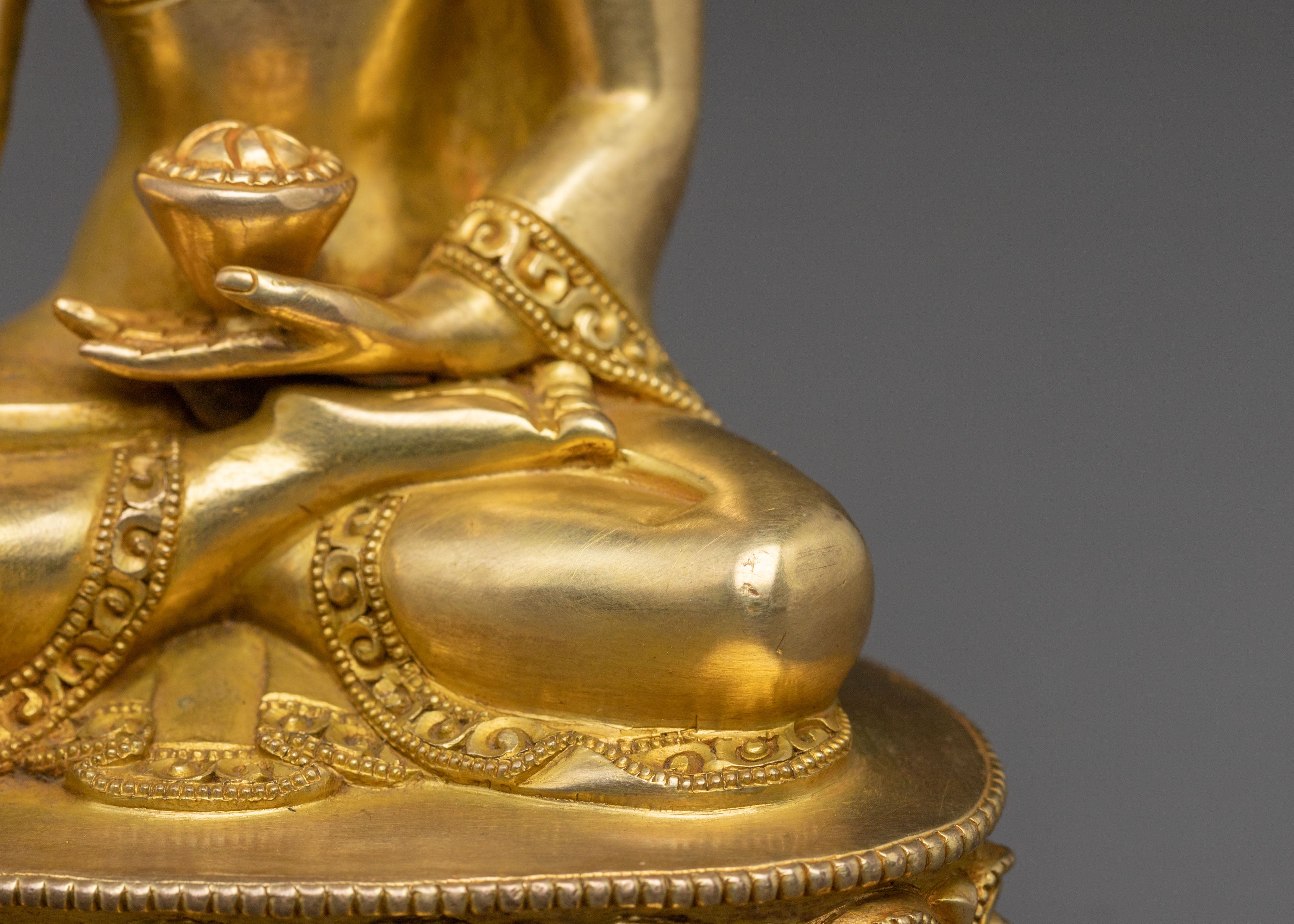 Enlightenment Statue of Divine Shakyamuni Buddha