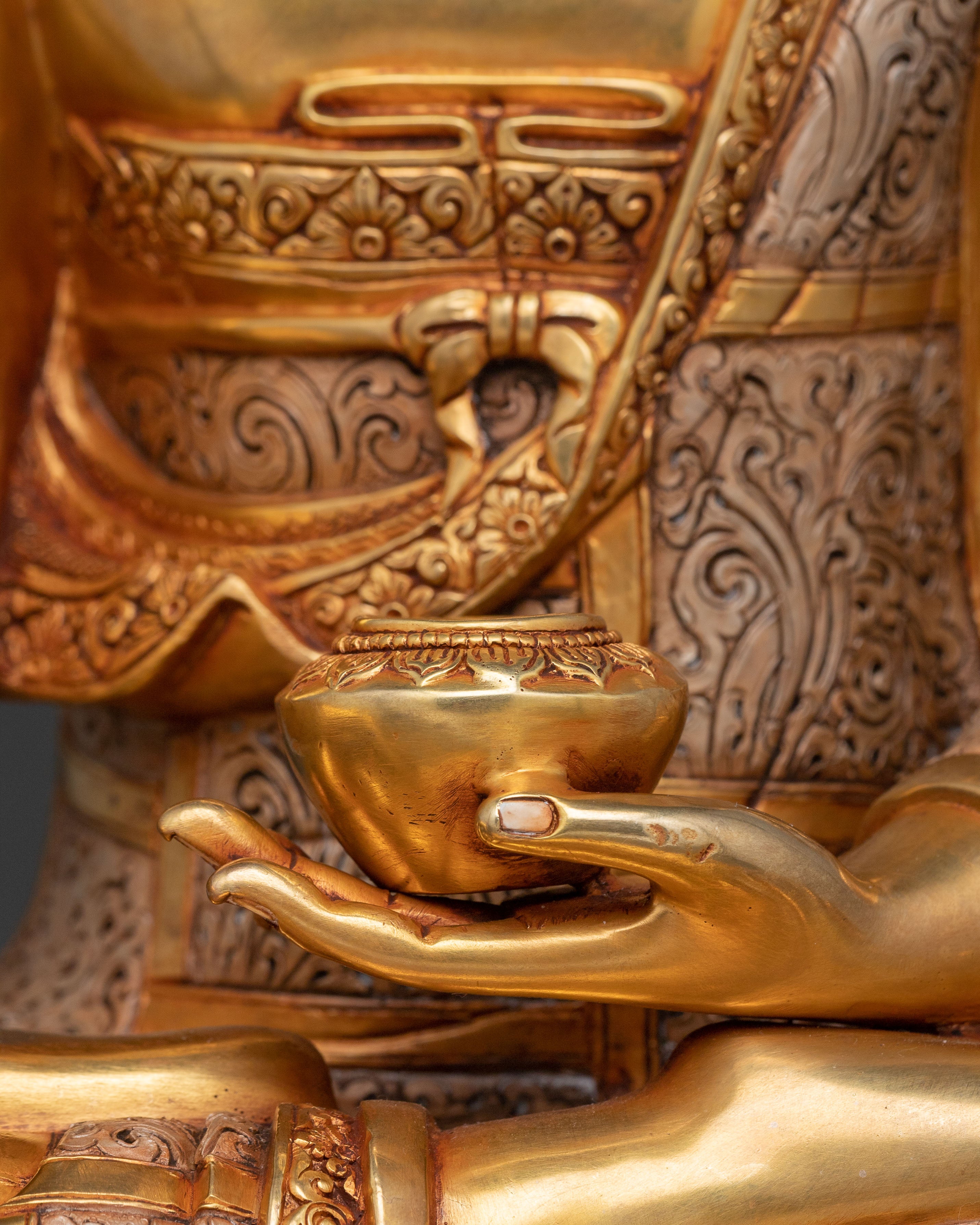 Shakyamuni Buddha Statue: Embodiment of Wisdom