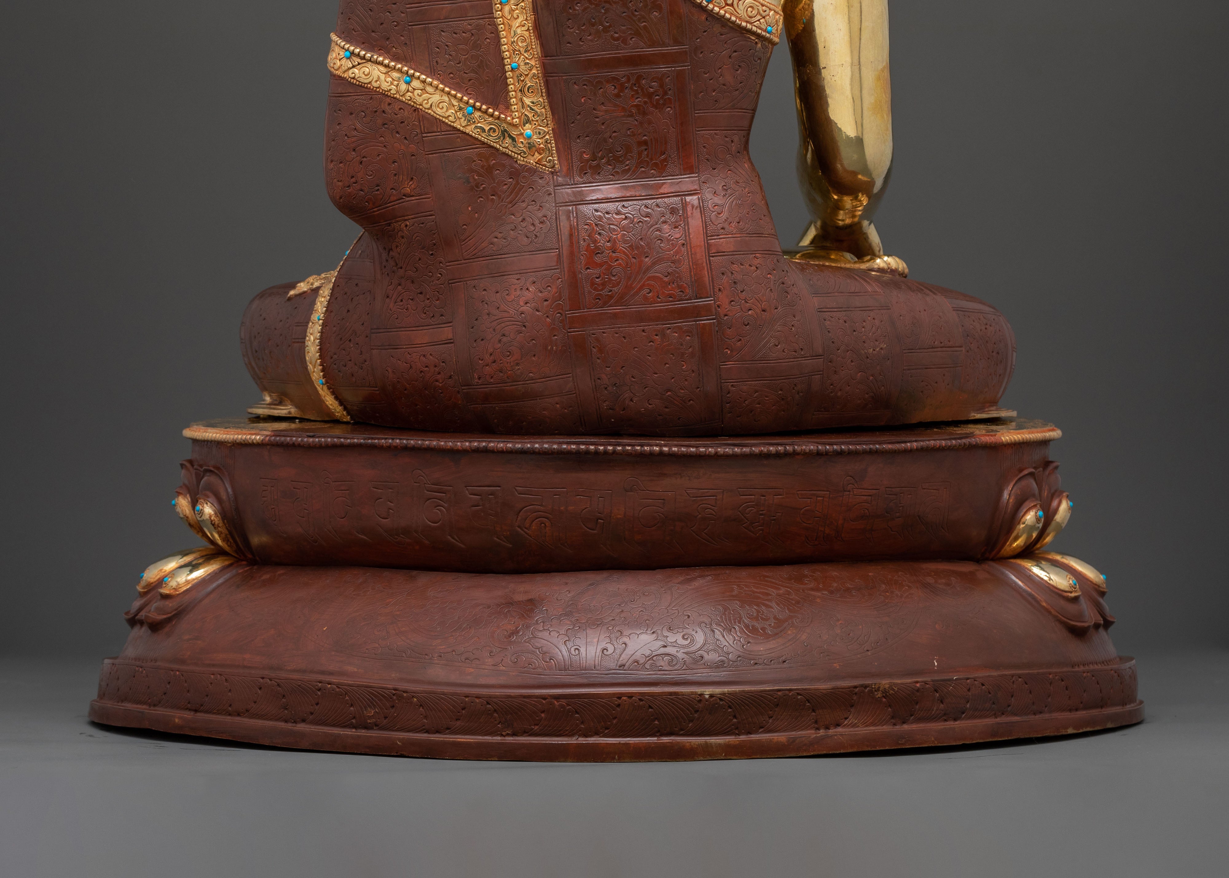 Serene Figure of Shakyamuni Buddha | Altar Decor