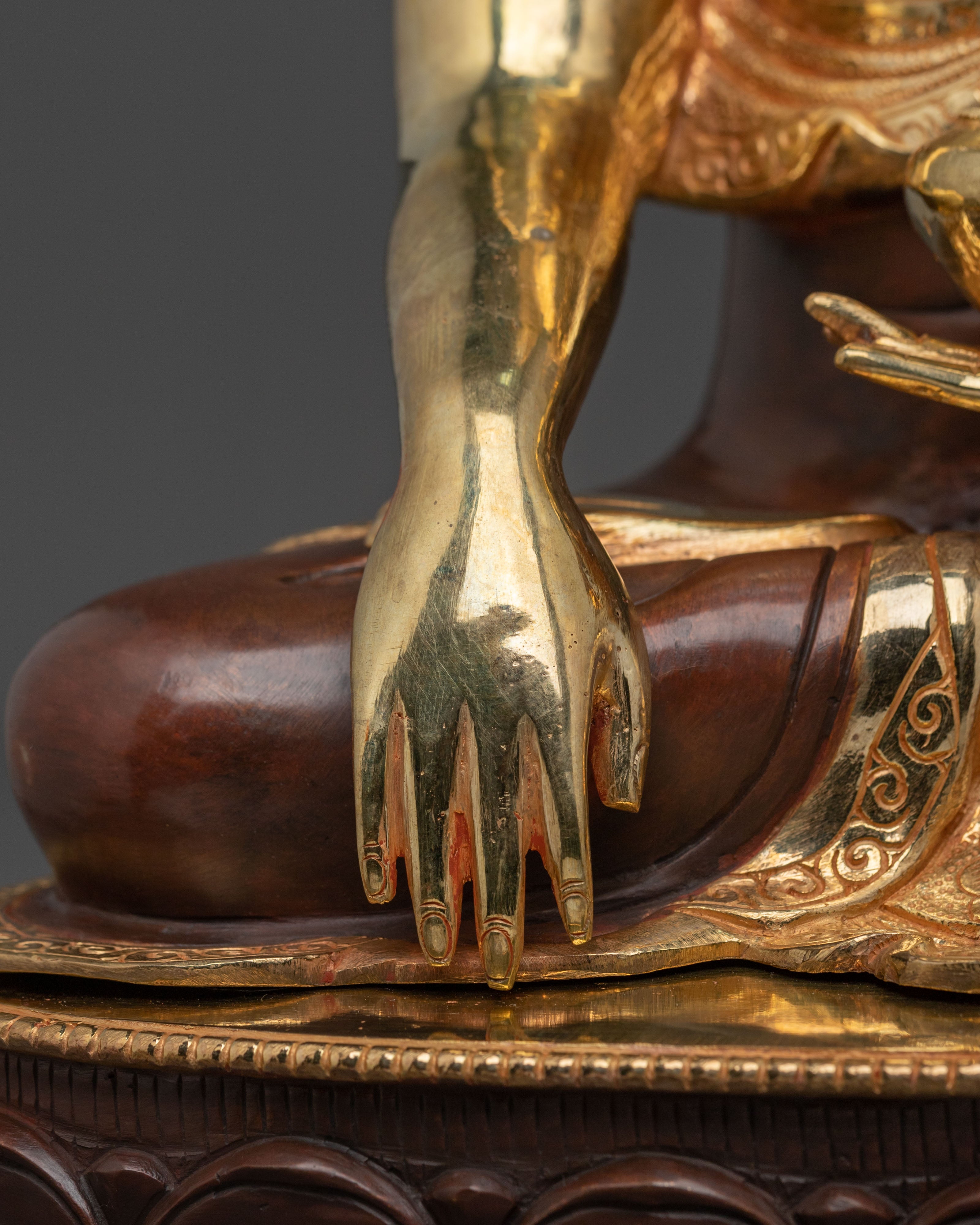 Sage Shakyamuni Buddha Sculpture | Gilded Copper Artistry