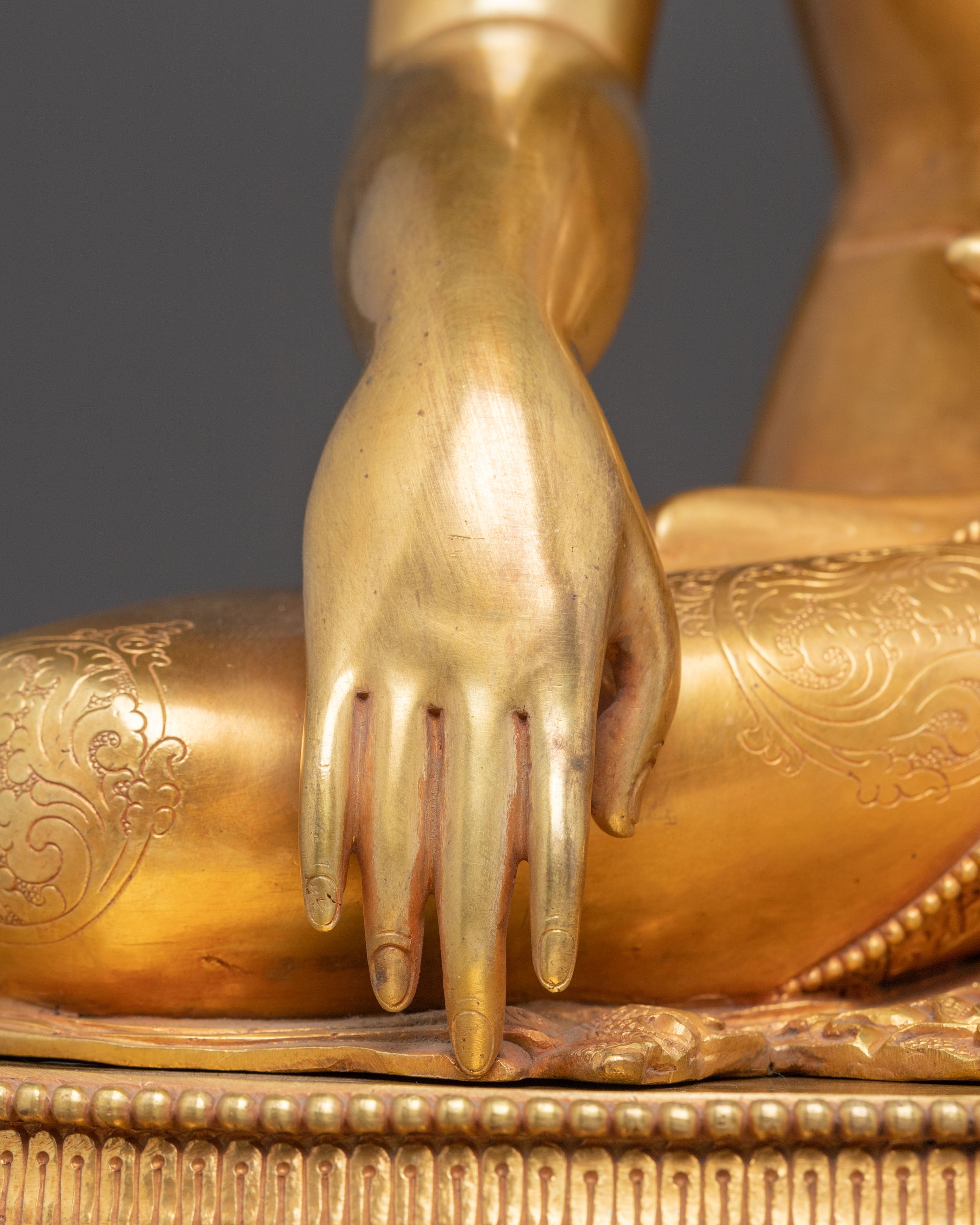 Shakyamuni Buddha Statue: Symbol of Wisdom and Compassion