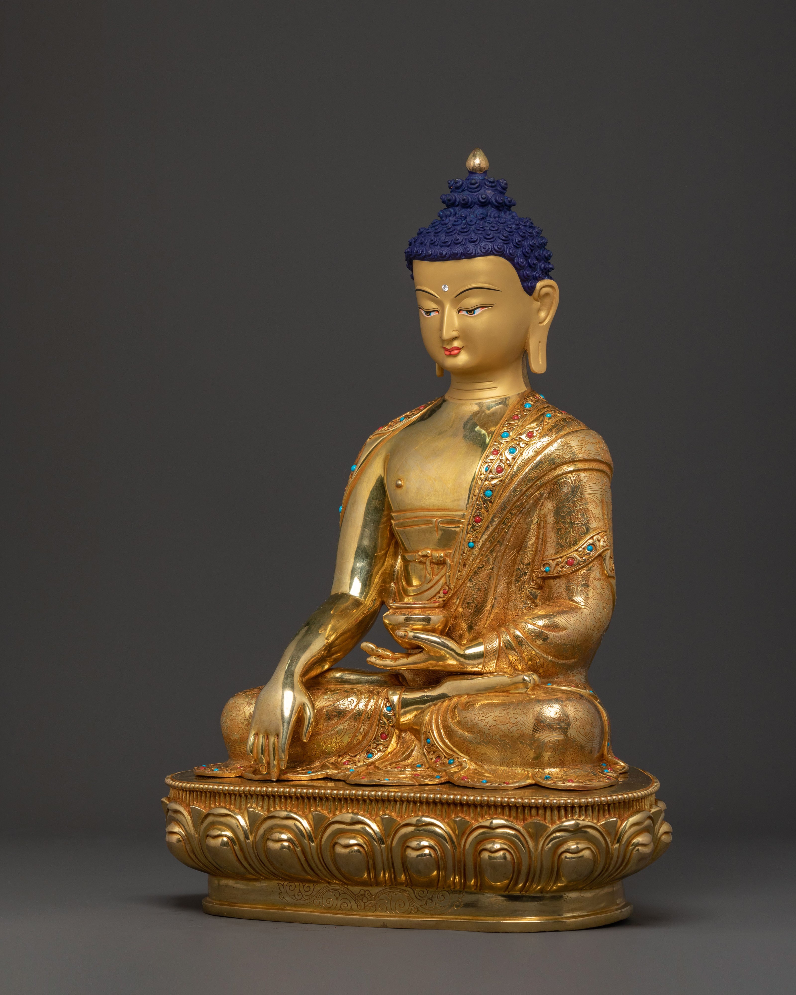 Serene Shakyamuni Buddha Statue for Altar Decor