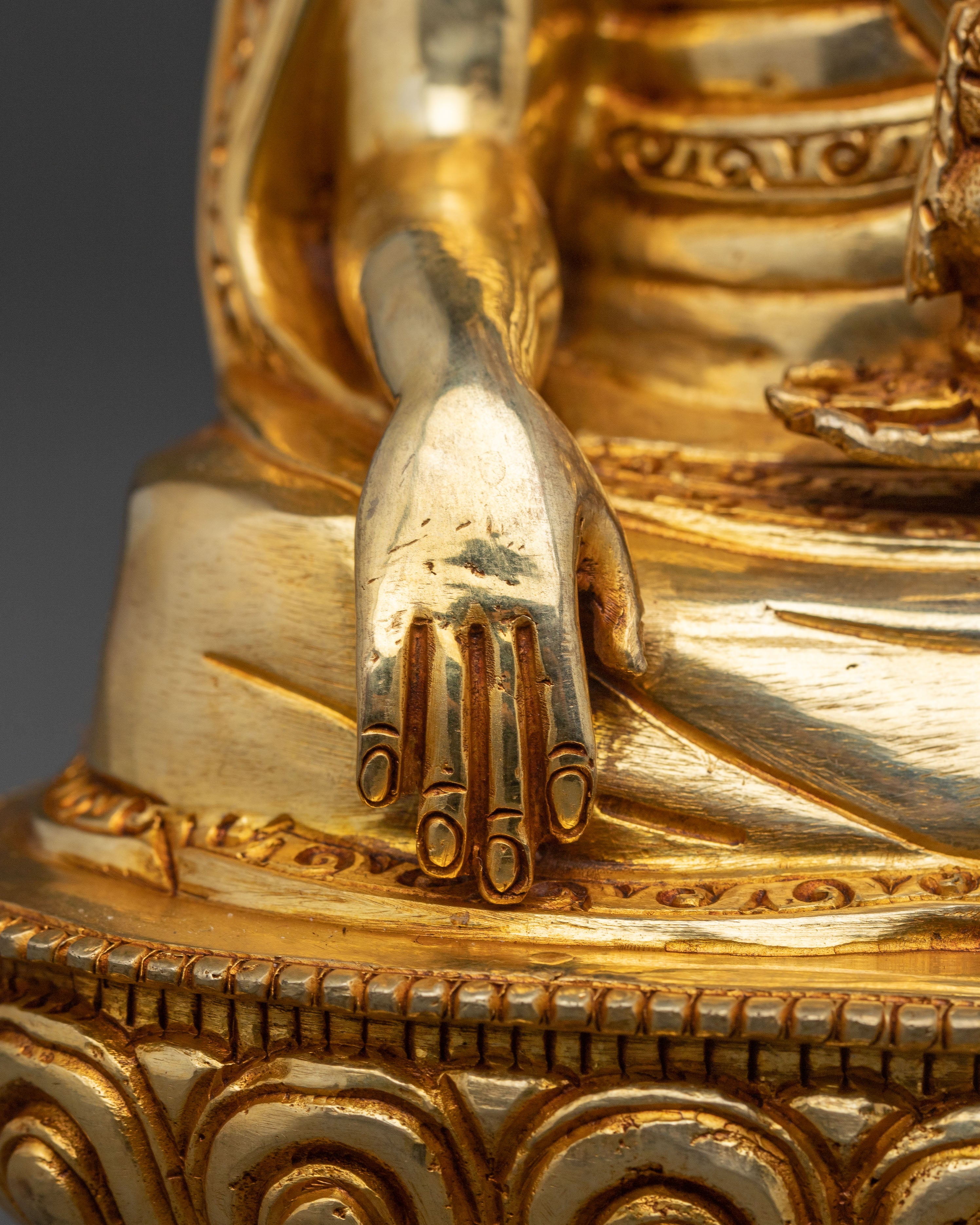 Divine Guru Shapdum Statue – Hand-Gilded Copper Artistry