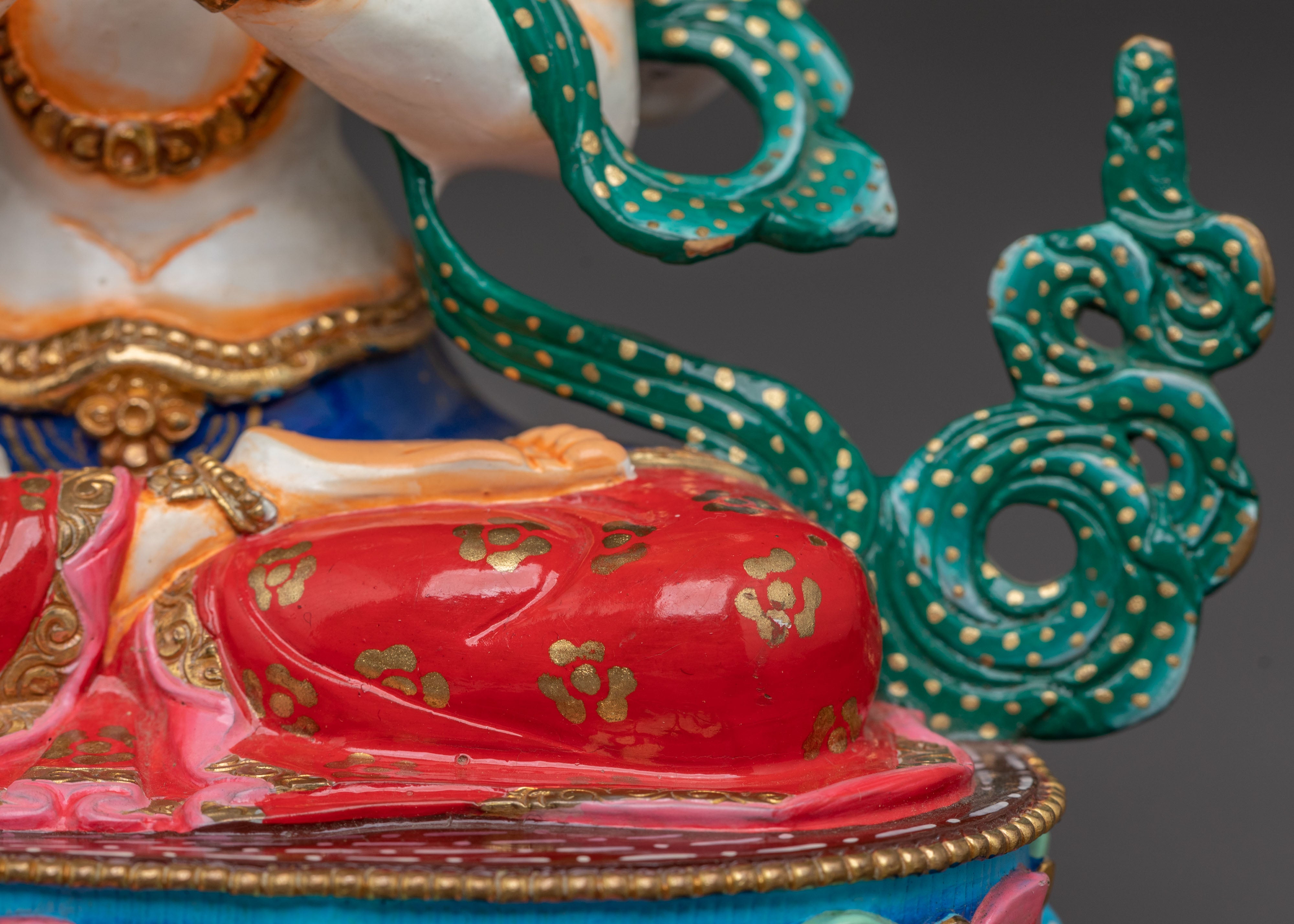 Blessings Statue of Chenrezig – One with Unwavering Eye