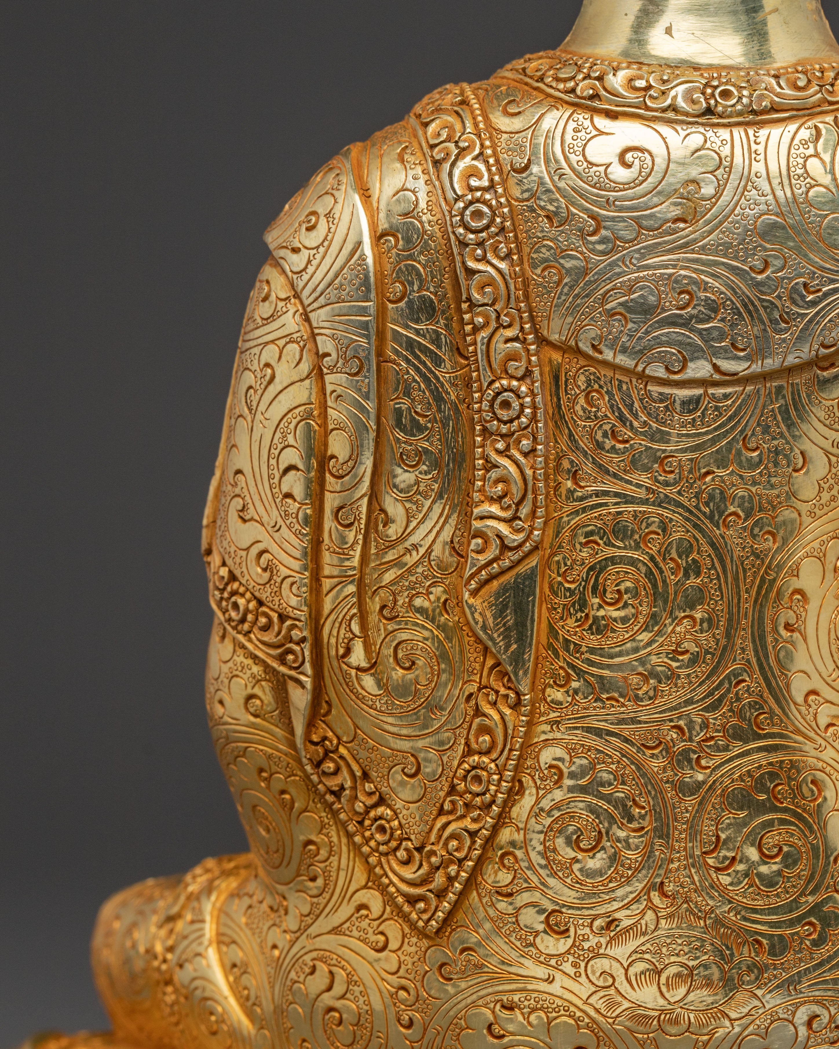 Shakyamuni Buddha Statue: Gilded Meditation Decor