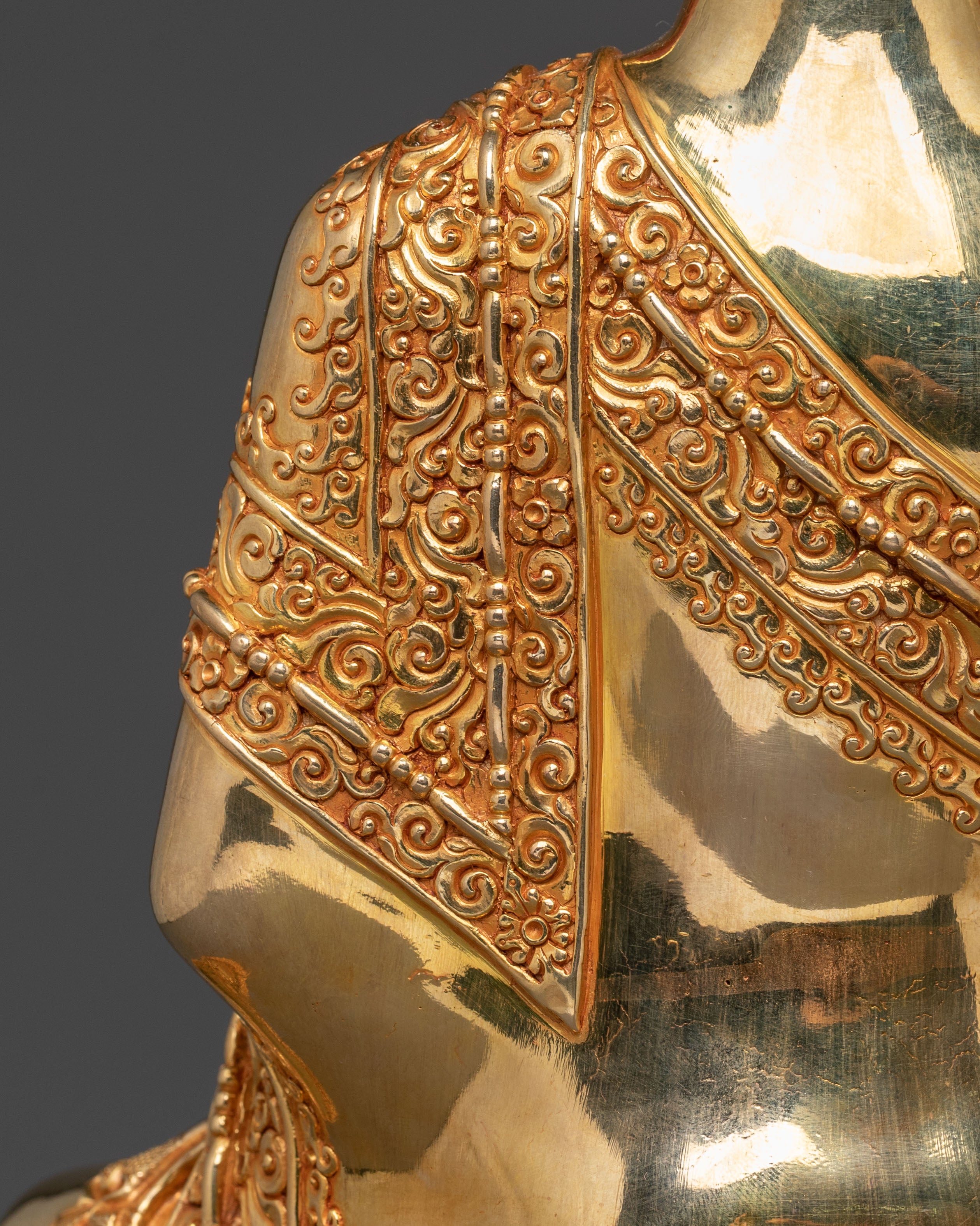 Majestic Shakyamuni Buddha Golden Statue