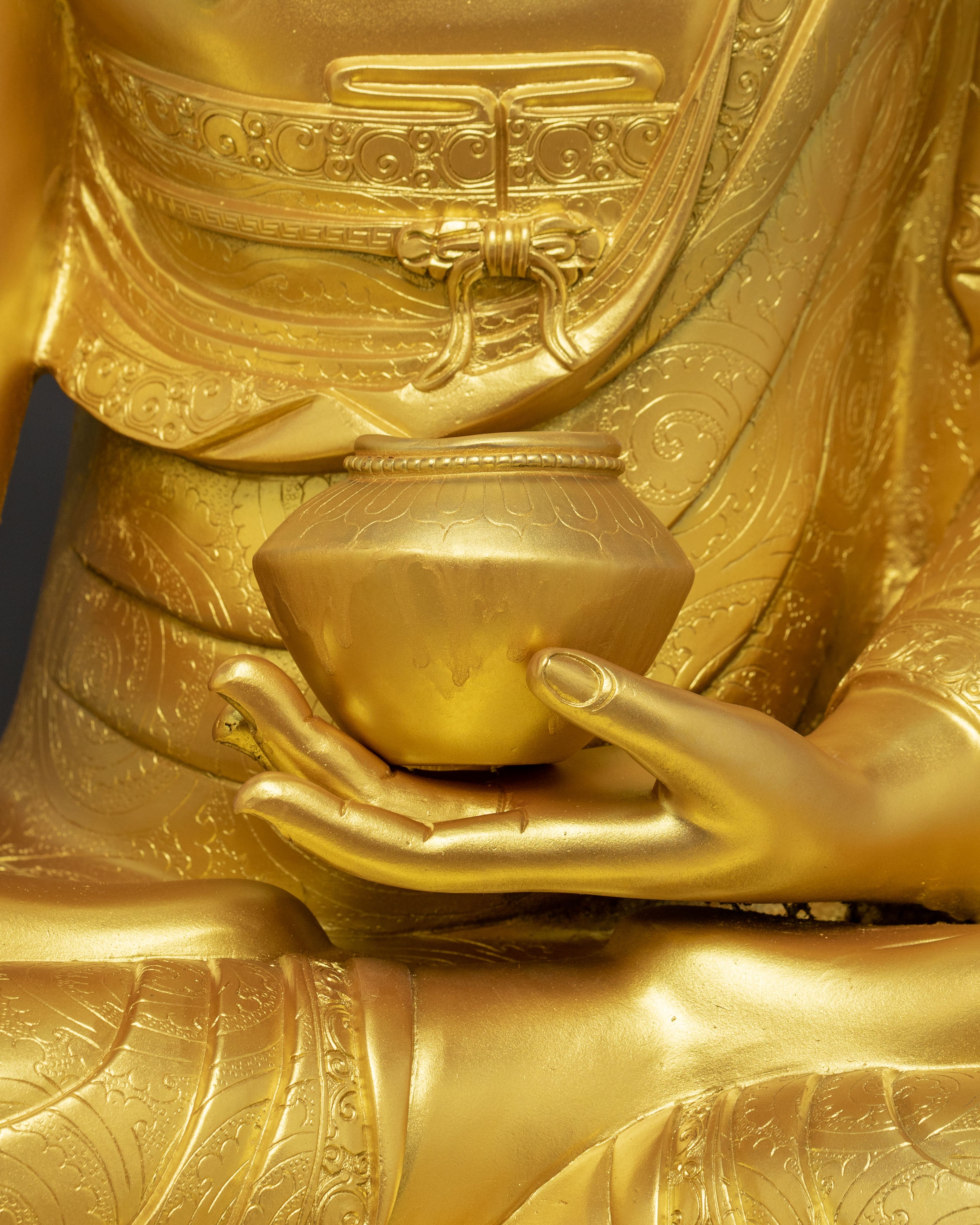 Golden Shakyamuni Buddha Peaceful Statue