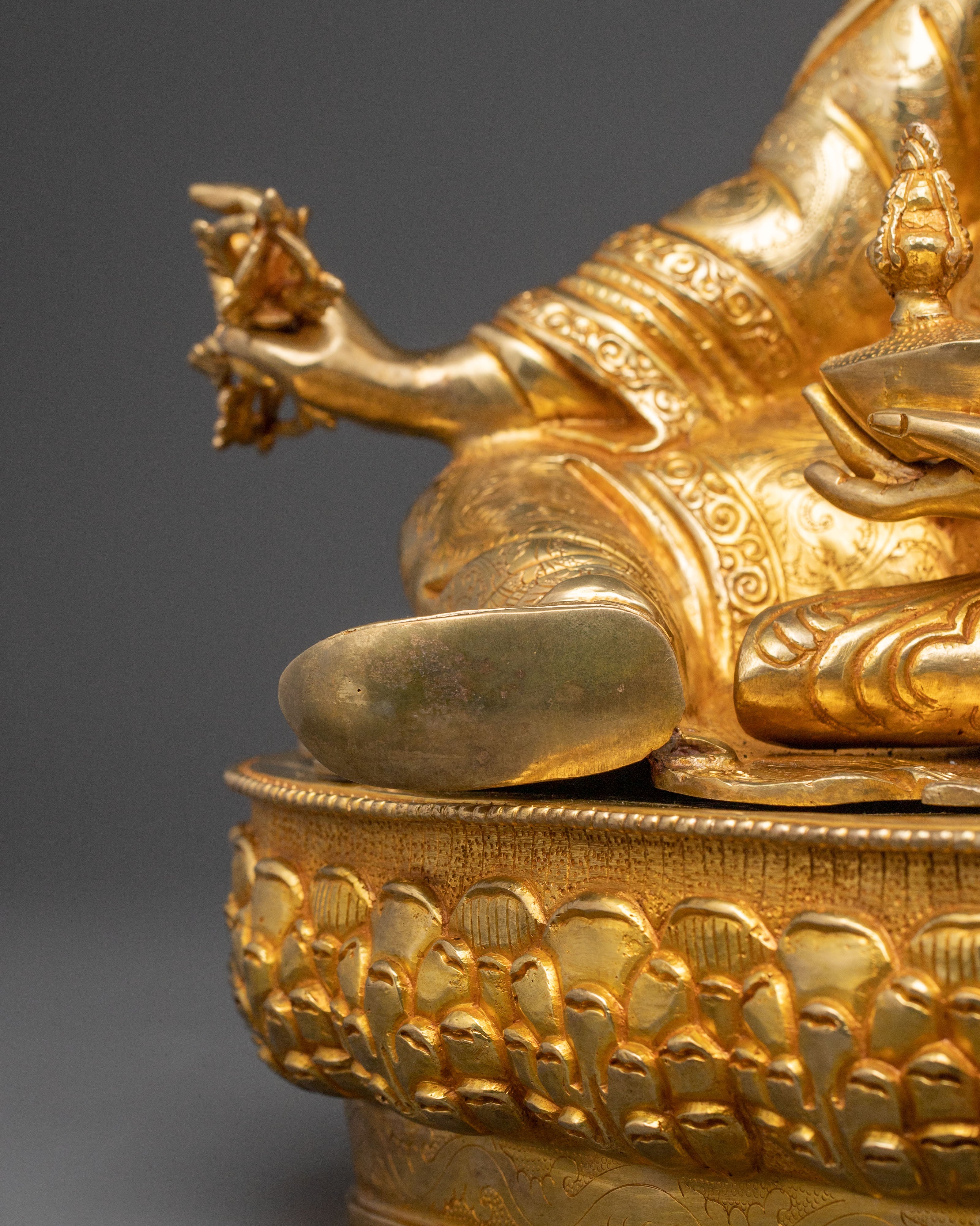 Golden Lotus Born Guru Rinpoche Sacred Statue – Hand-Gilded Copper