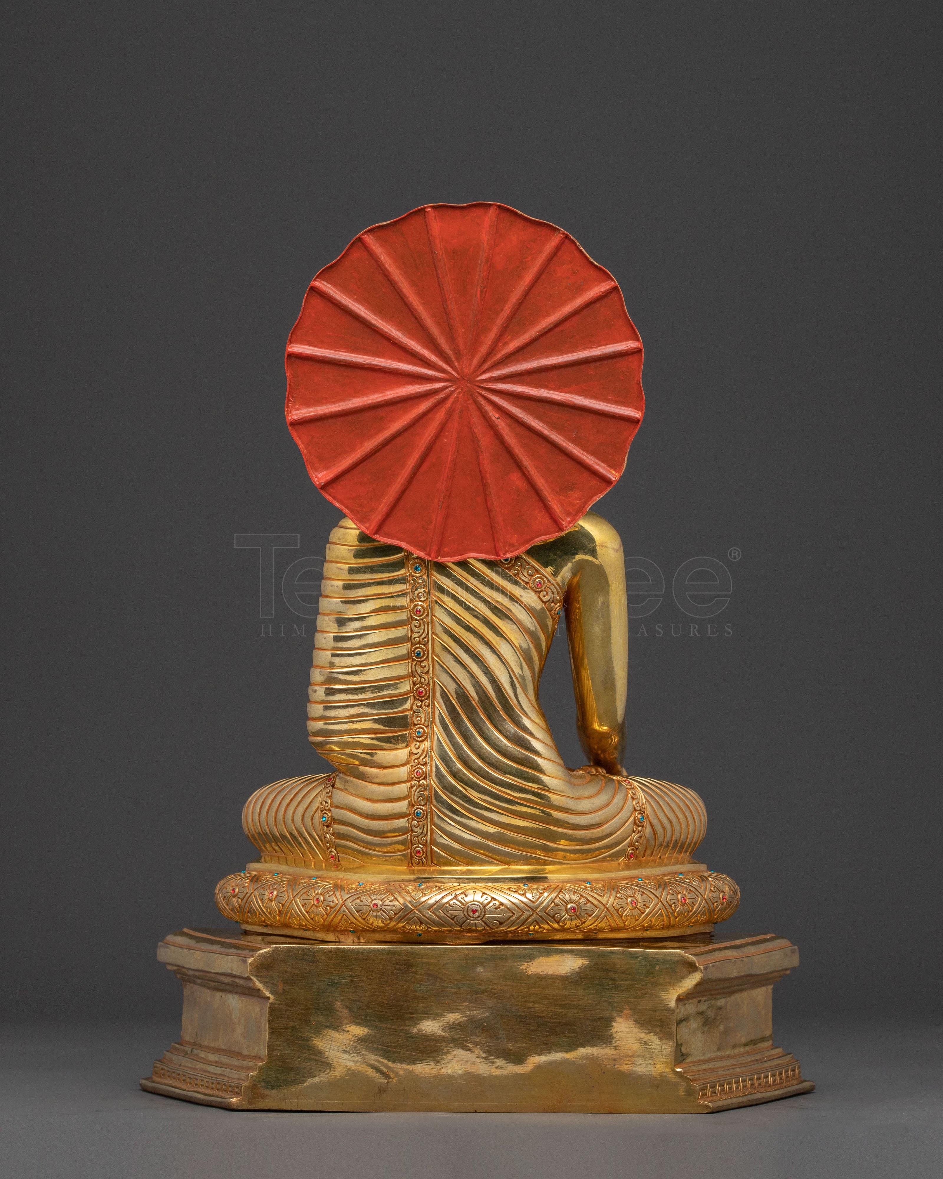 Gold-Gilded Shakyamuni Buddha Sacred Statue | A Radiant Icon