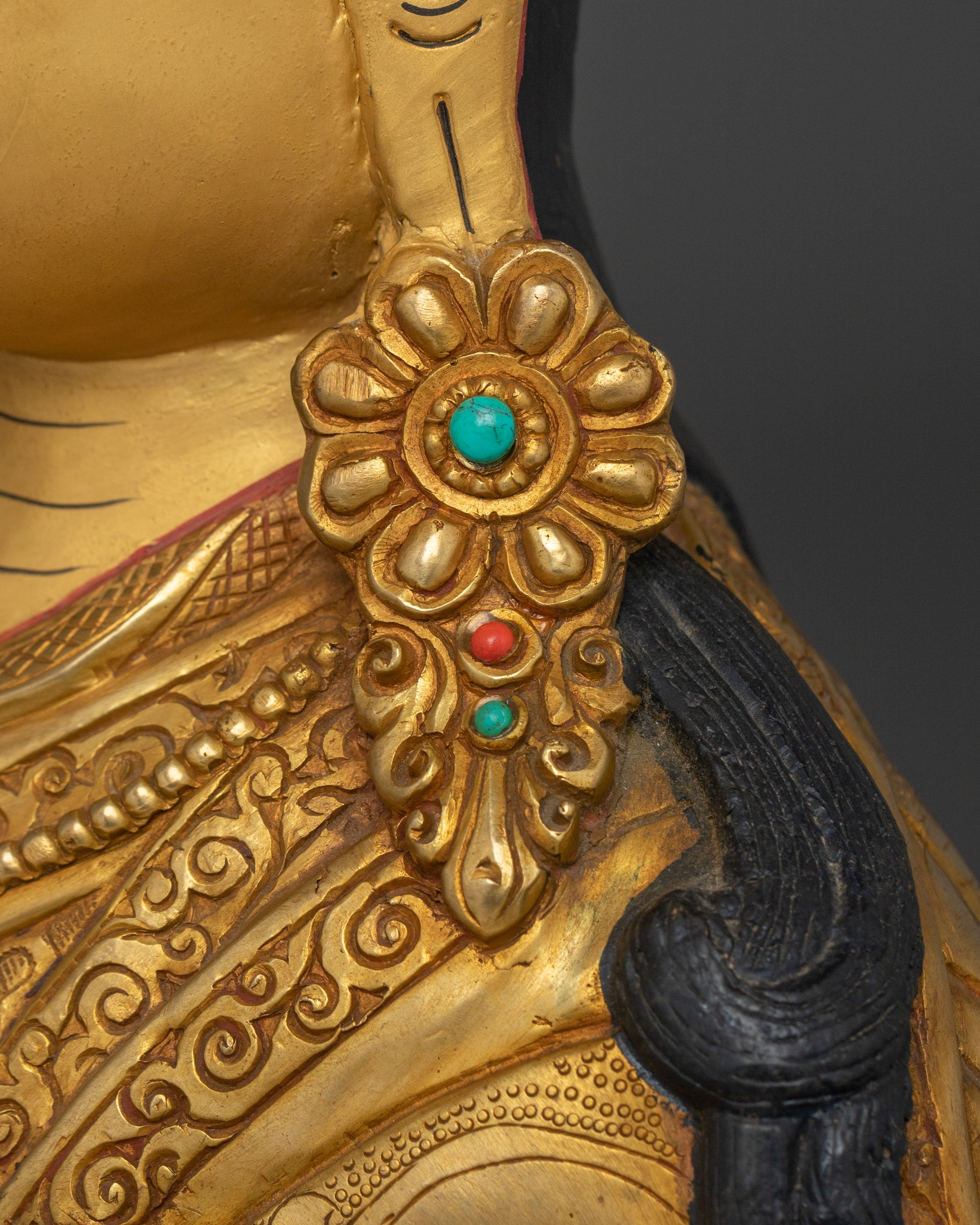 Tibetan Buddhist Sacred Figurine of Guru Rinpoche