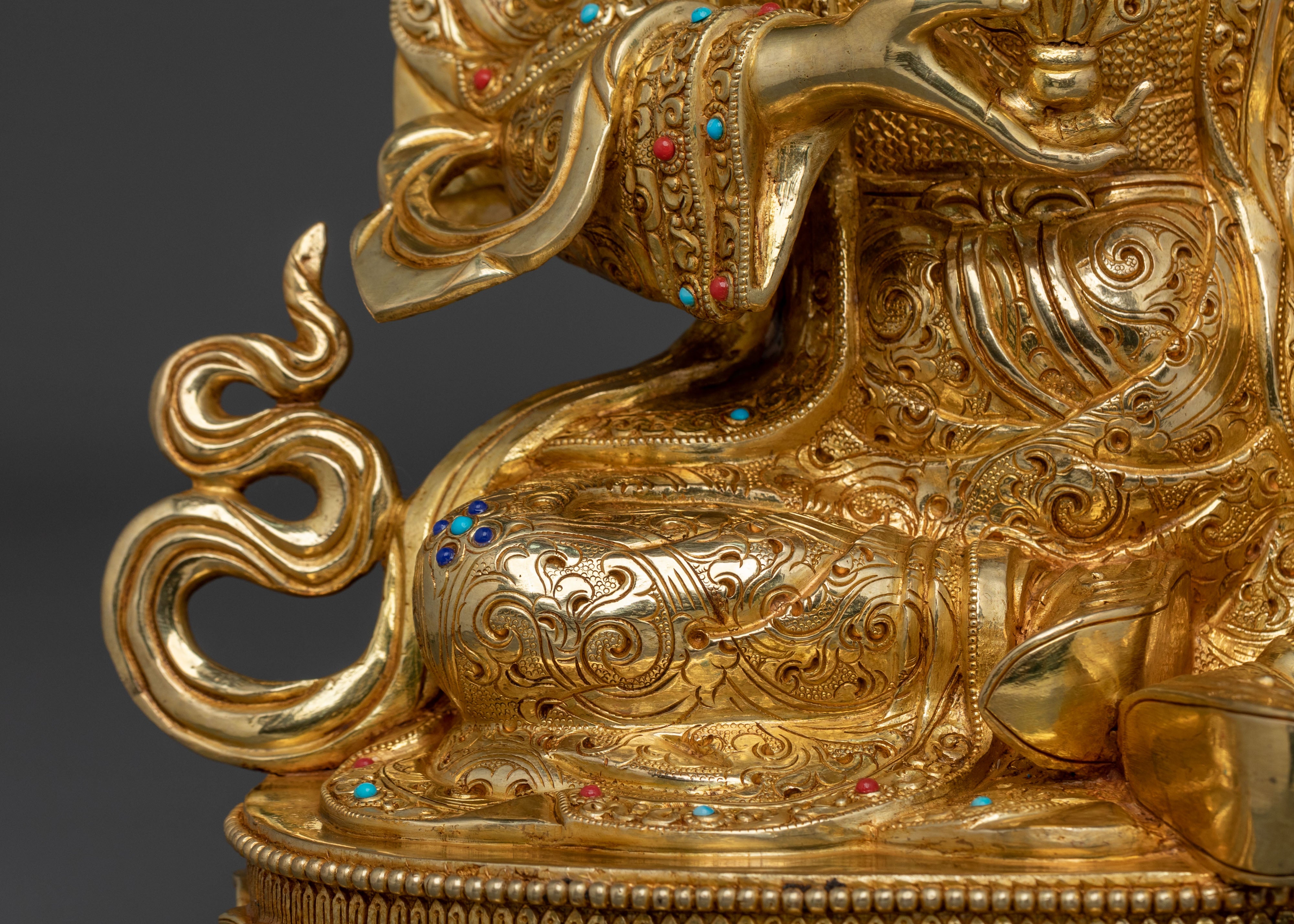 King Gesar Statue| 24K Gold Gilded Guardian Figurine