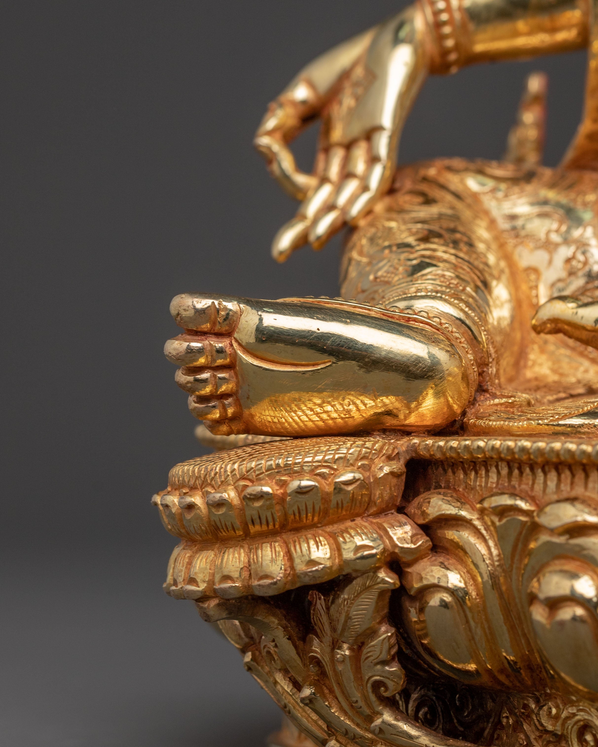 Sacred Statue of Mother Shyama Tara – Hand-Gilded Copper Statue