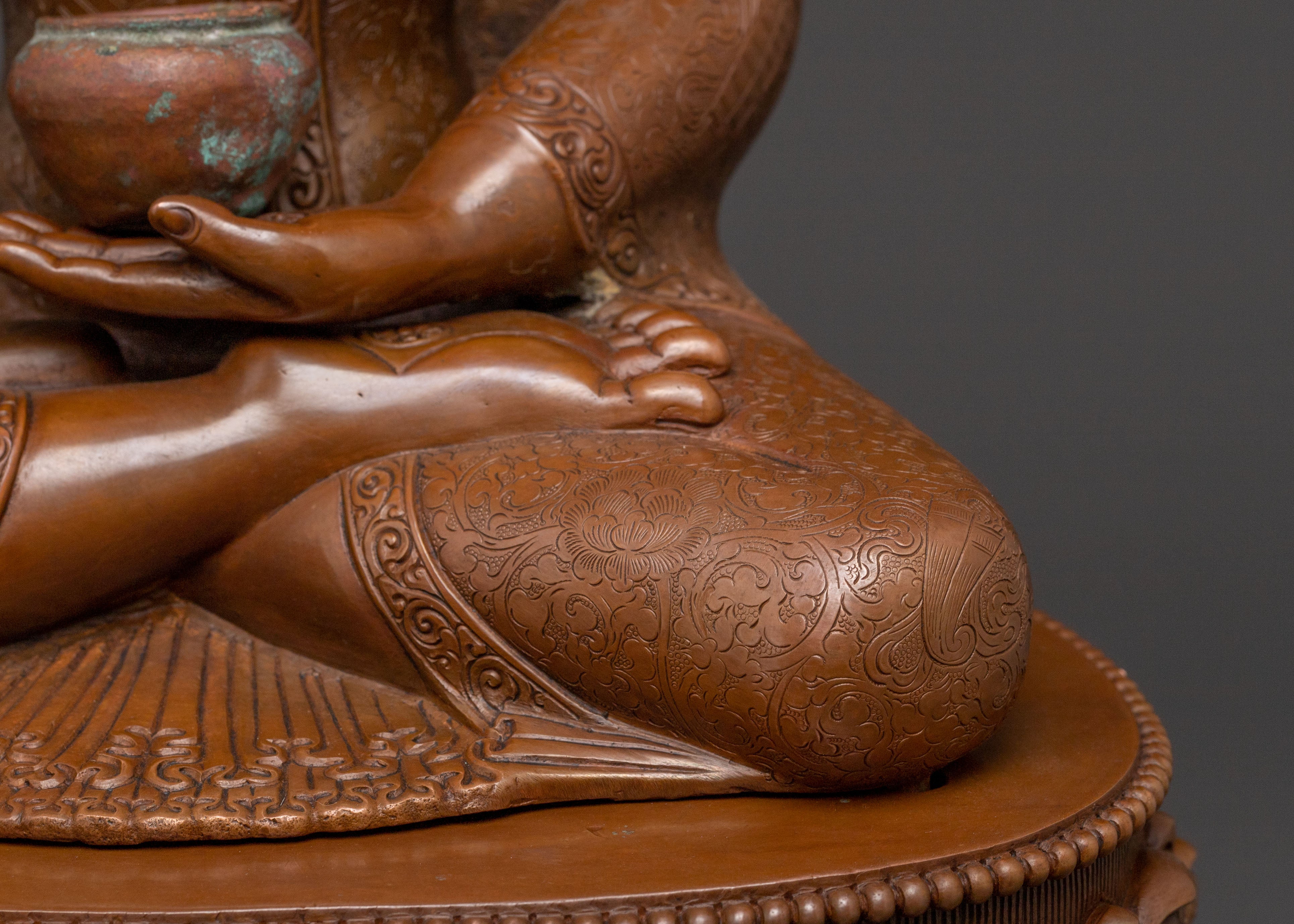 Shakyamuni Buddha Sculpture on Throne for Altar