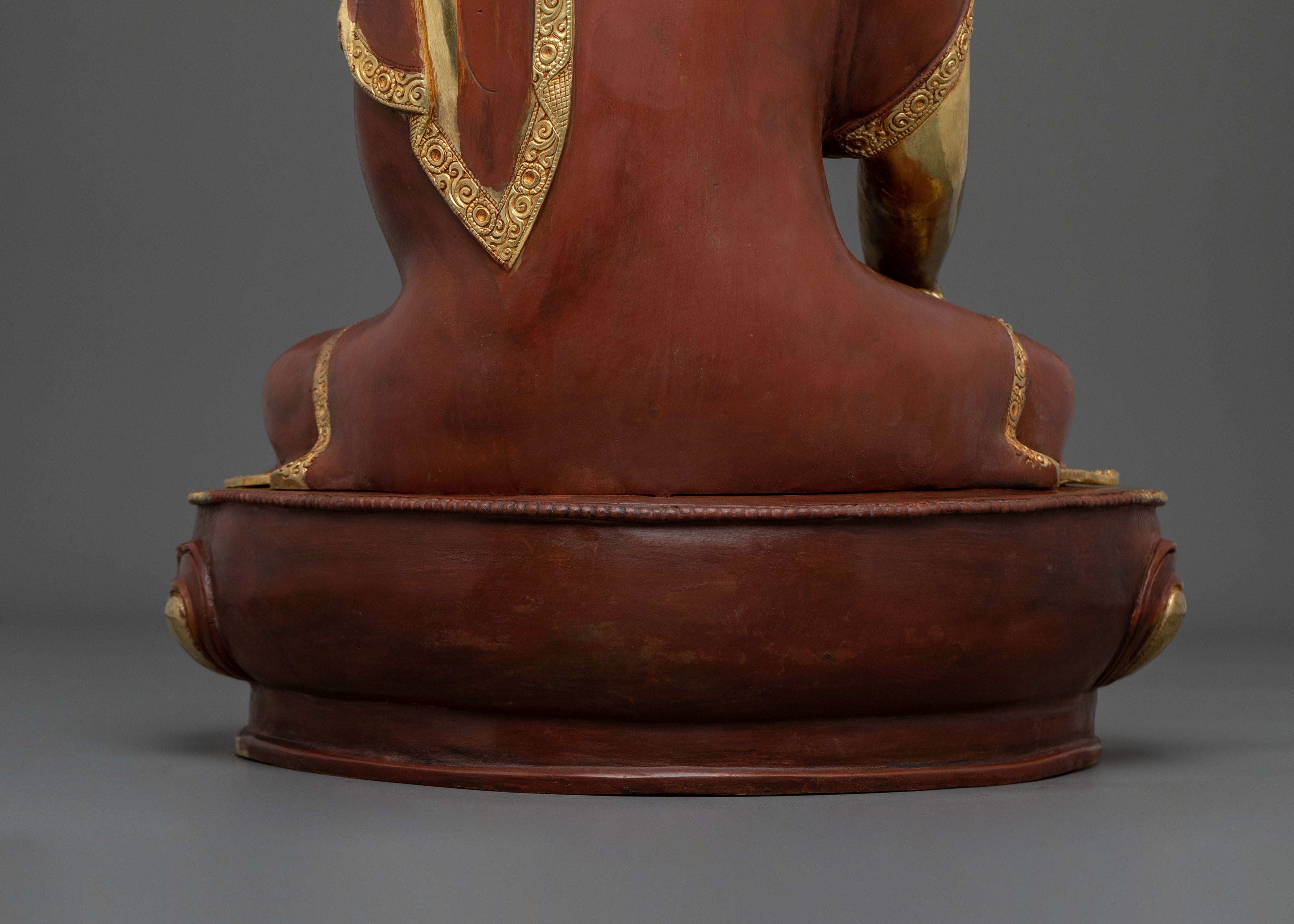 Serene Shakyamuni Buddha Sculpture for Meditation