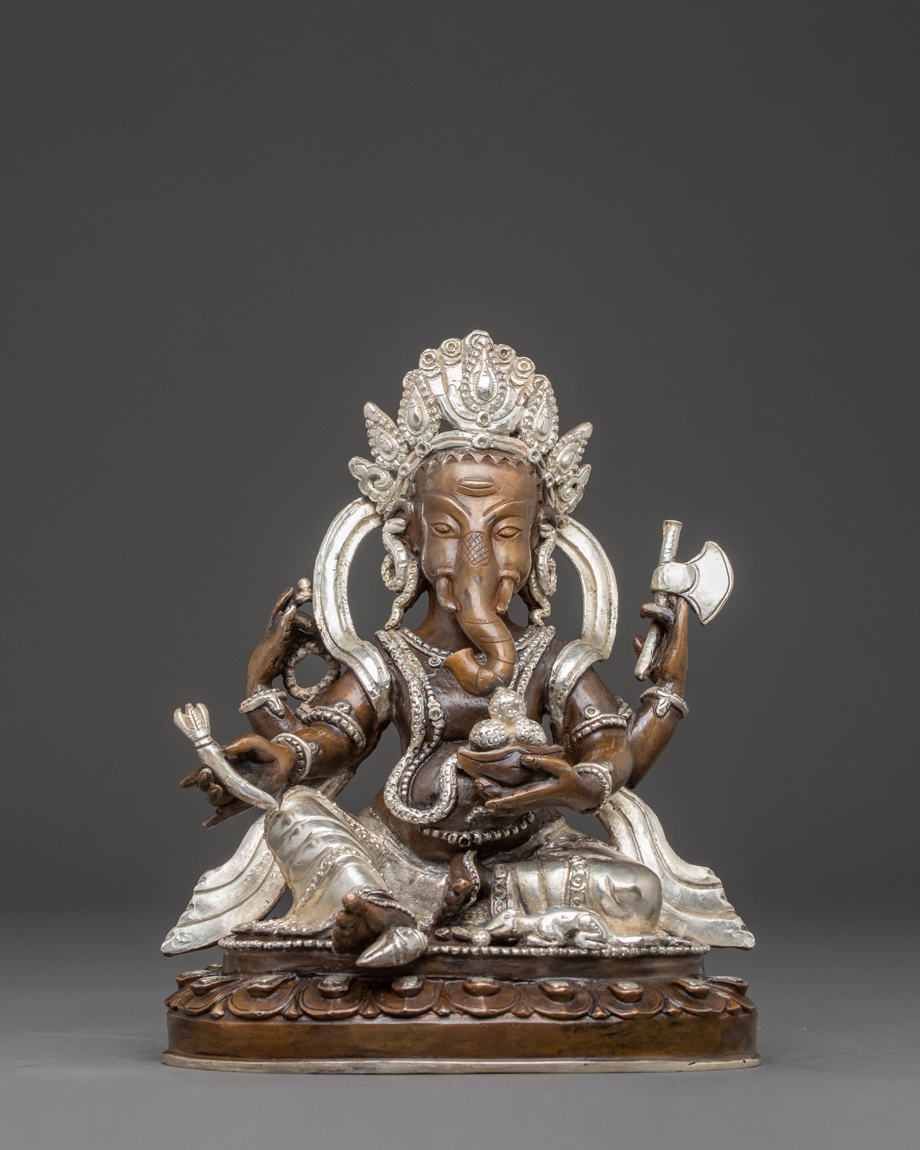 Ganesh Statue: Deep Wisdom and Humility 