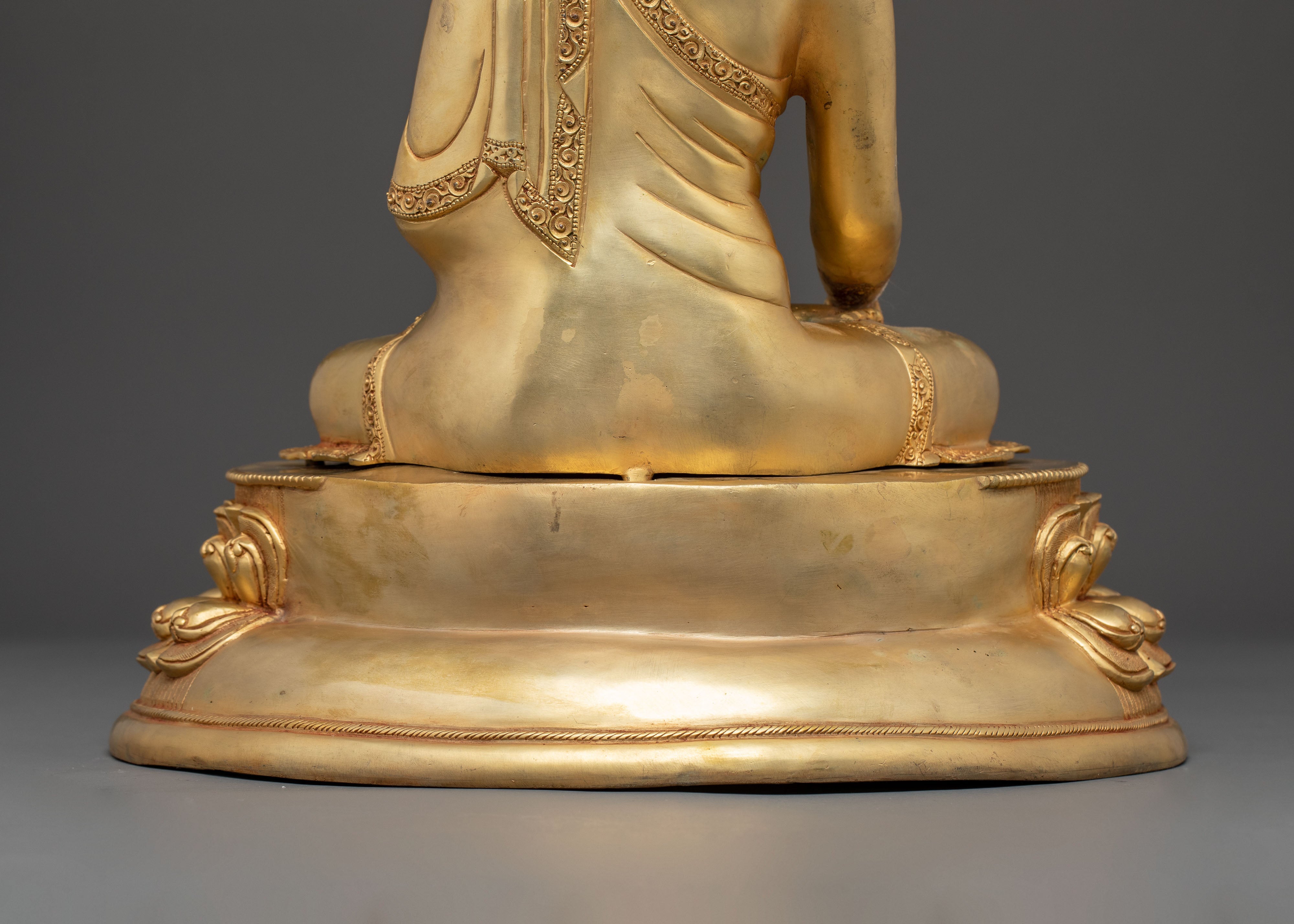 Handmade Gautama Buddha Statue: Symbol of Knowledge and Wisdom