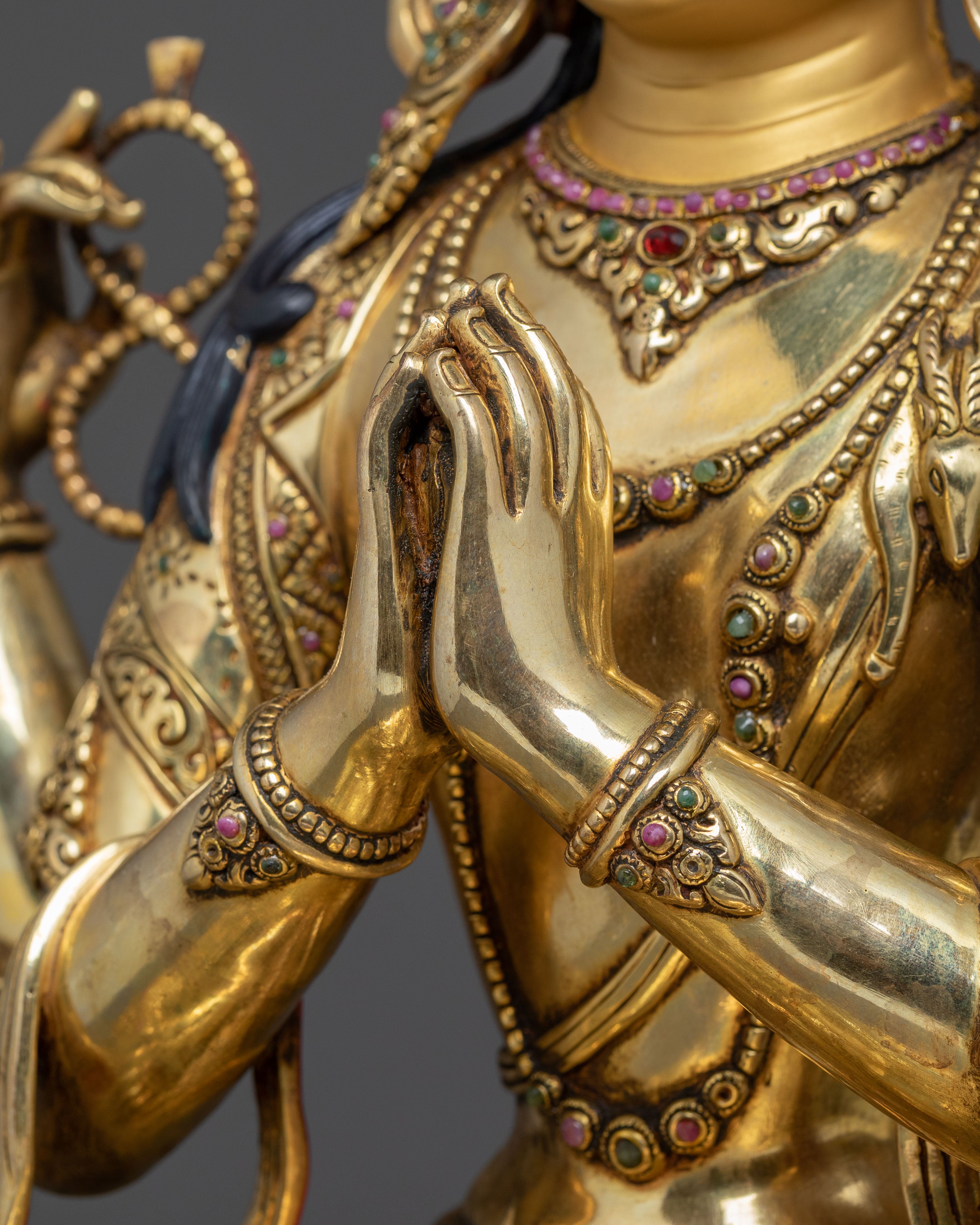 Peaceful Chenrezig Buddha Statue | Hand-Gilded Serenity