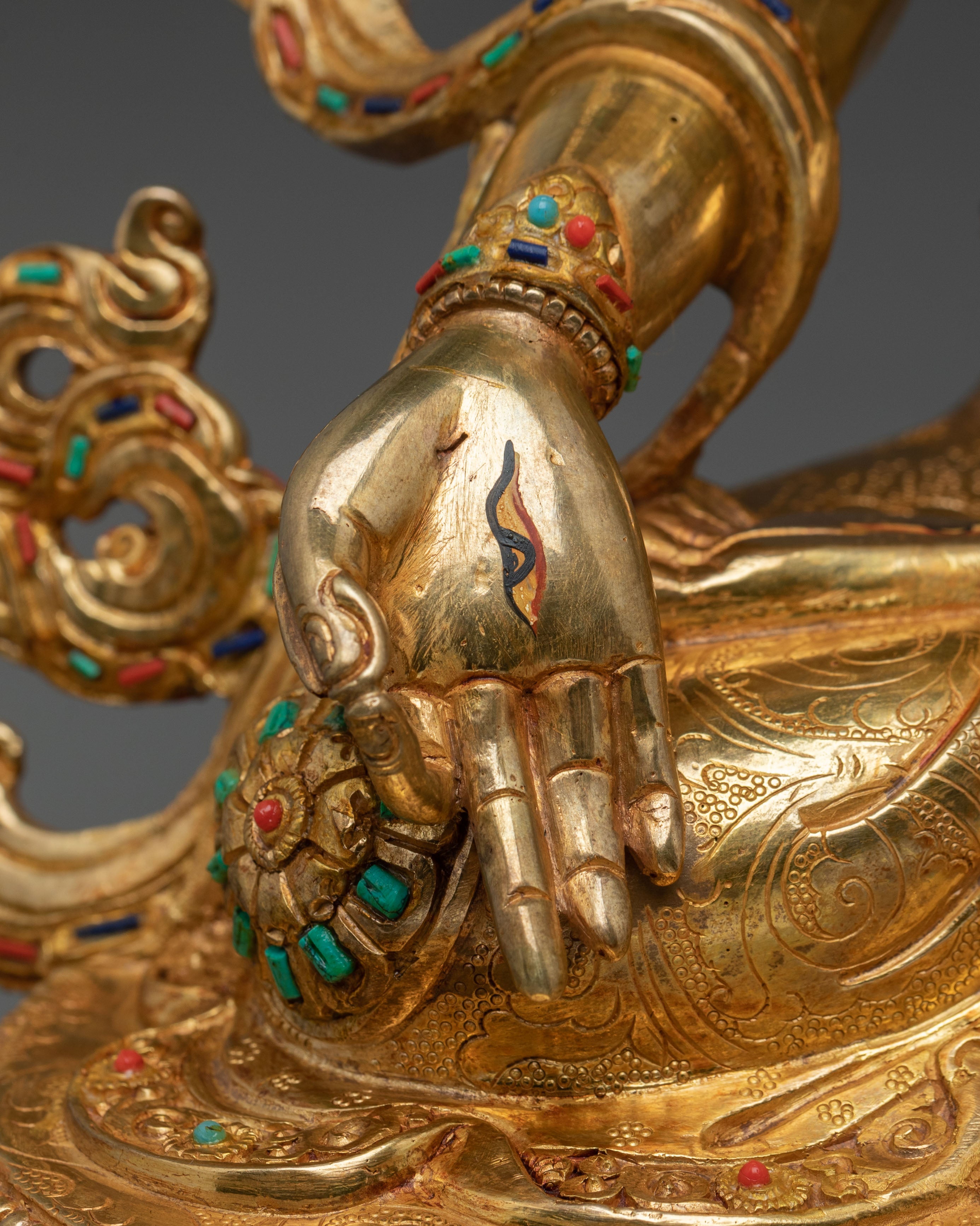 White Tara Buddhist Deity Statue: Goddess of Compassion and Longevity
