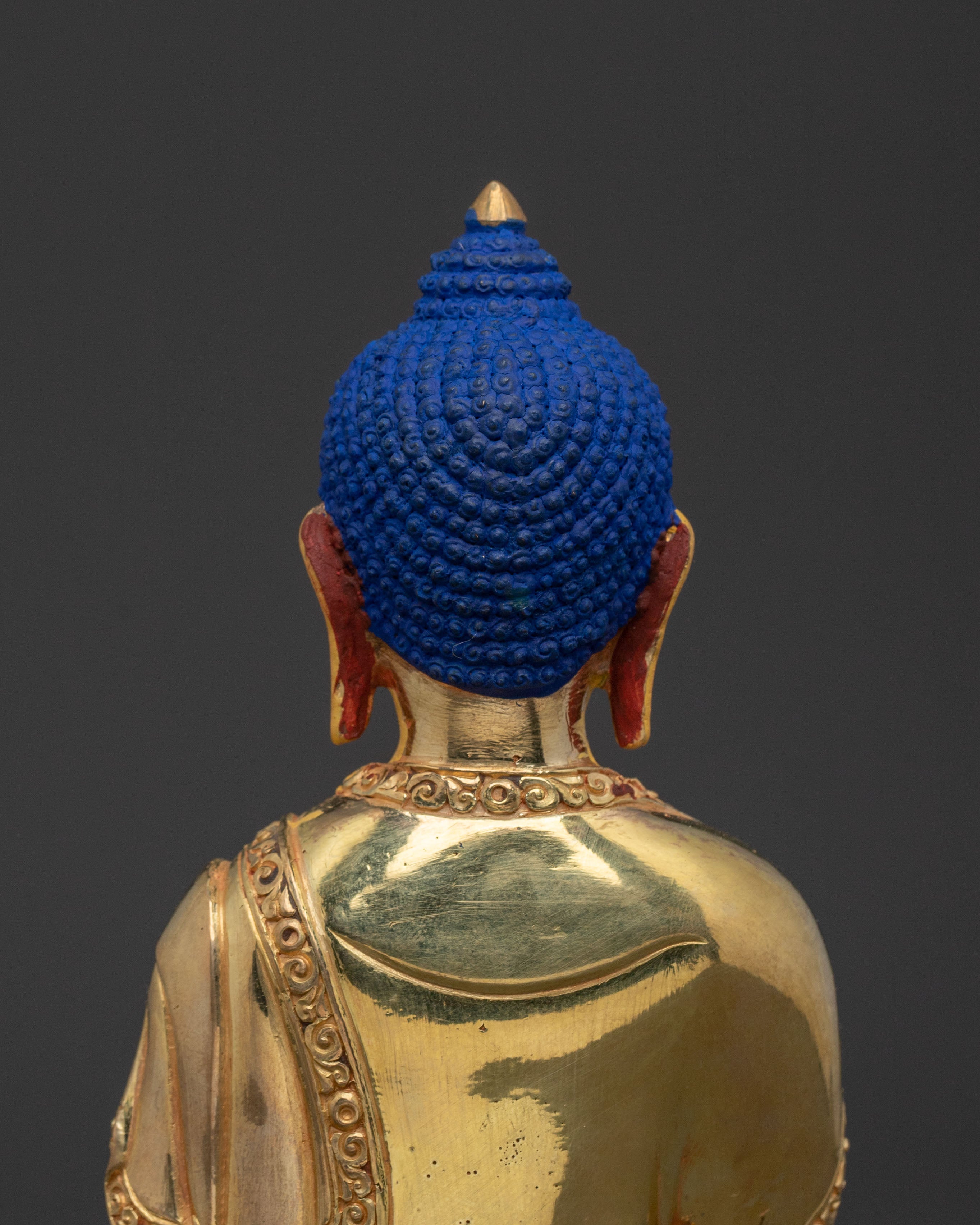 Shakyamuni Buddha Serene Golden Statue – Handcrafted Perfection
