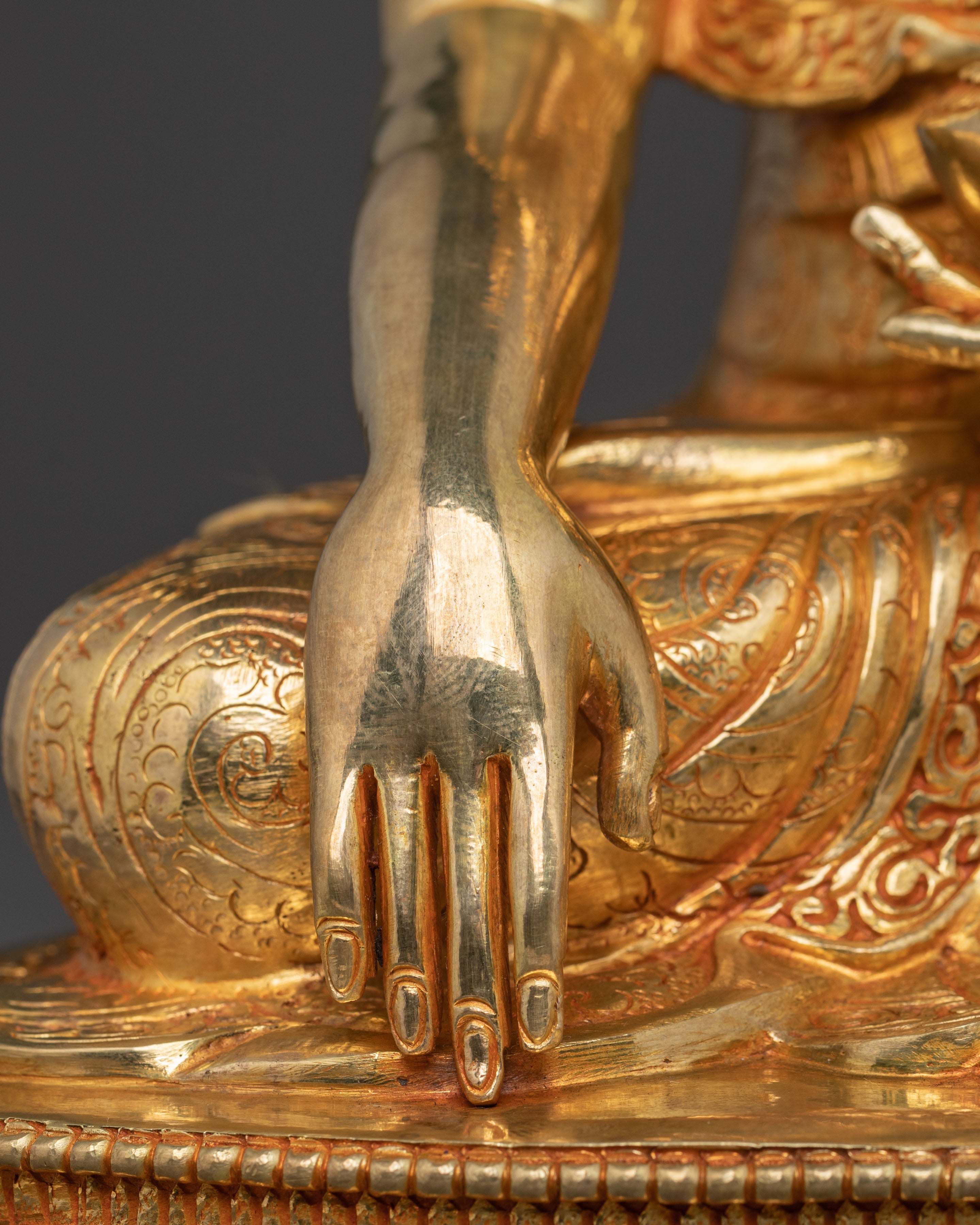 24K Gold Gilded Enlightened Shakyamuni Buddha Sculpture – Serene Handcrafted Art
