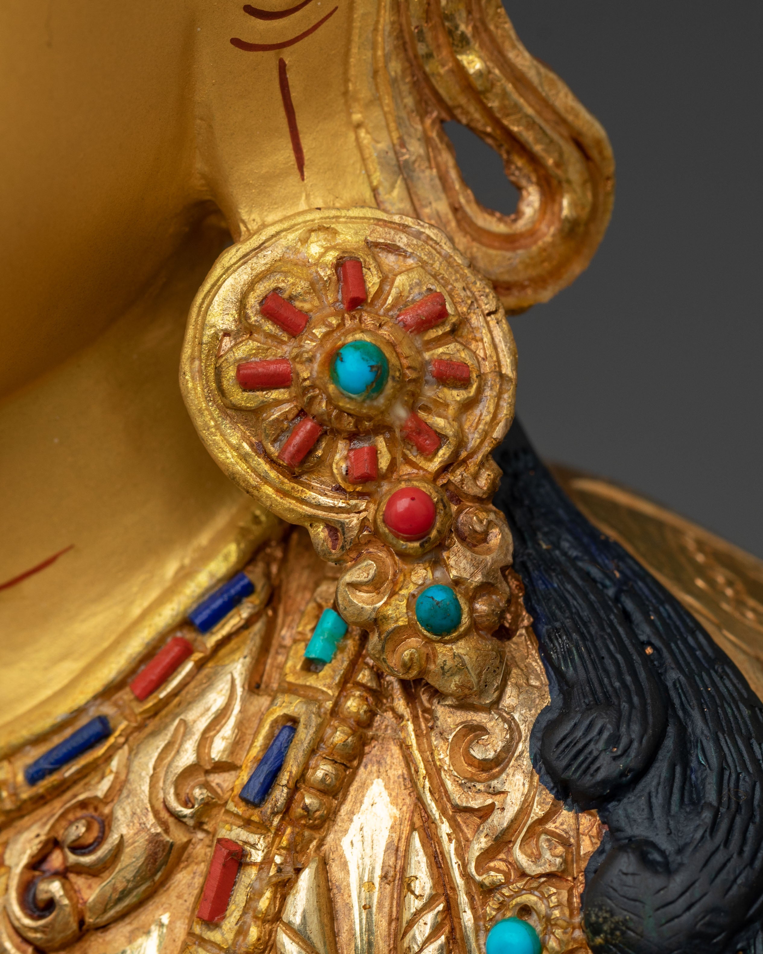 Radiant 24K Gold Gilded Chenrezig Statue: Bodhisattva of Compassion