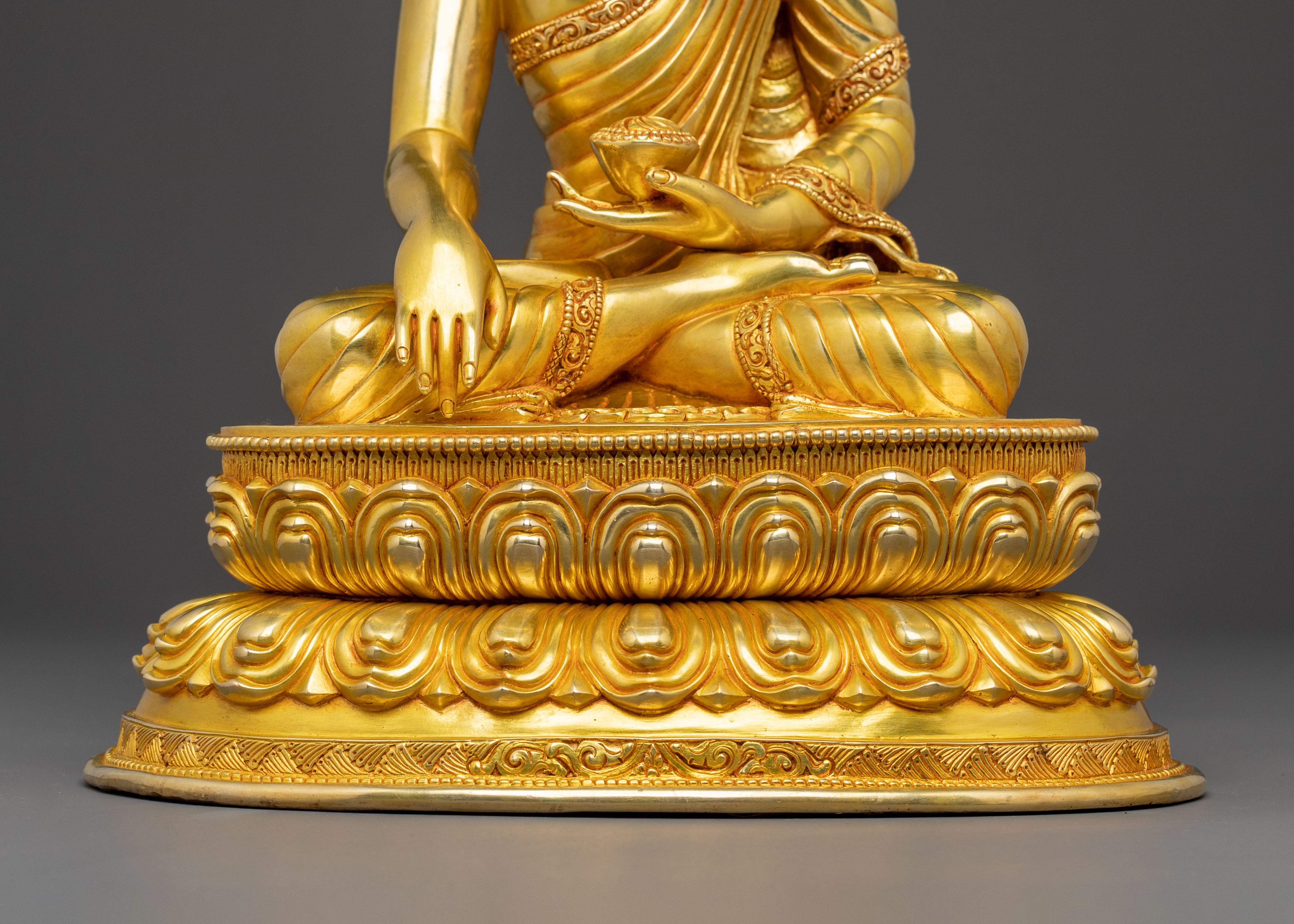 Shakyamuni Buddha Statue — 24K Gold Gilded Serenity