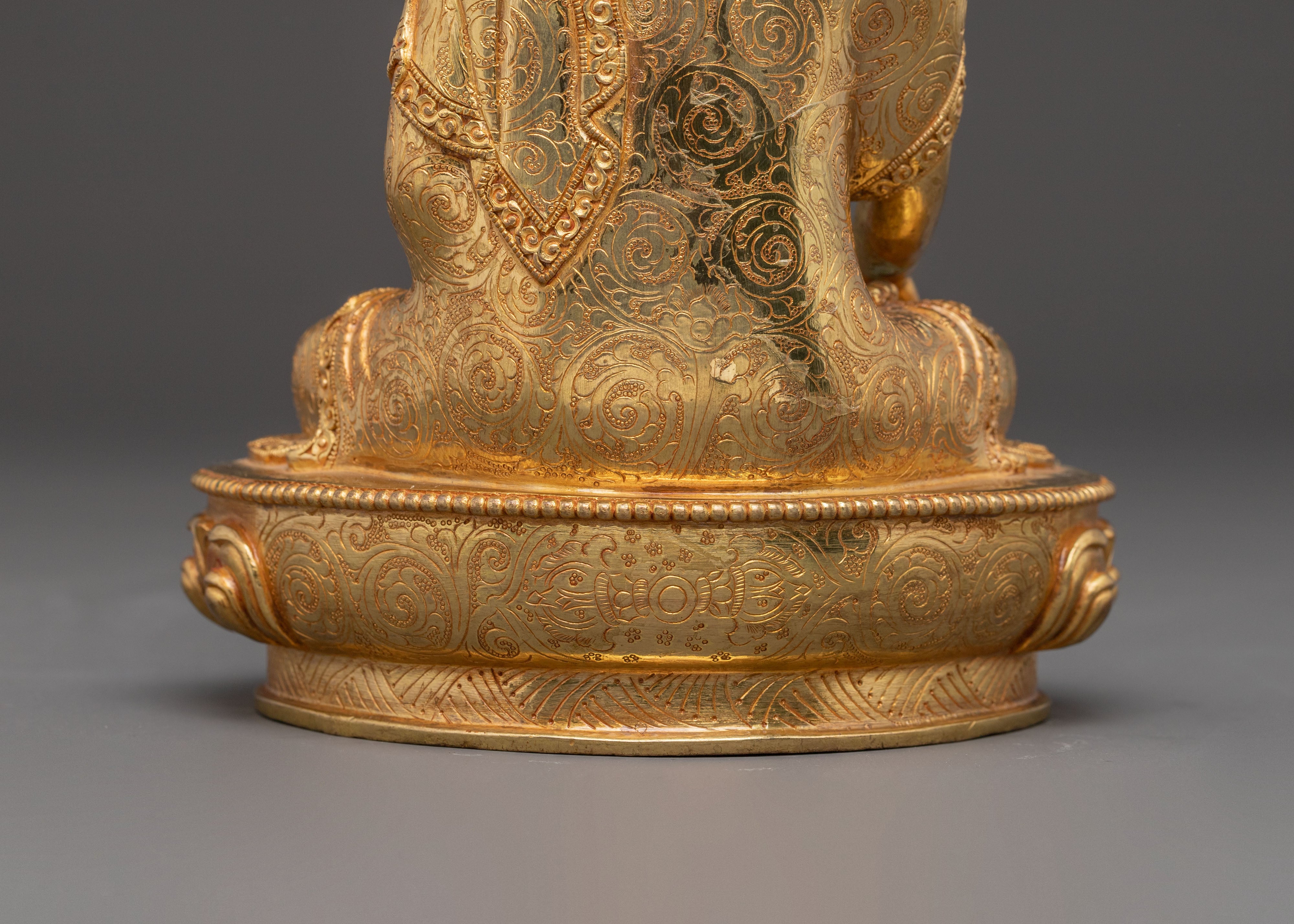 Divine Shakyamuni Buddha Statue - Hand-Gilded Copper Art