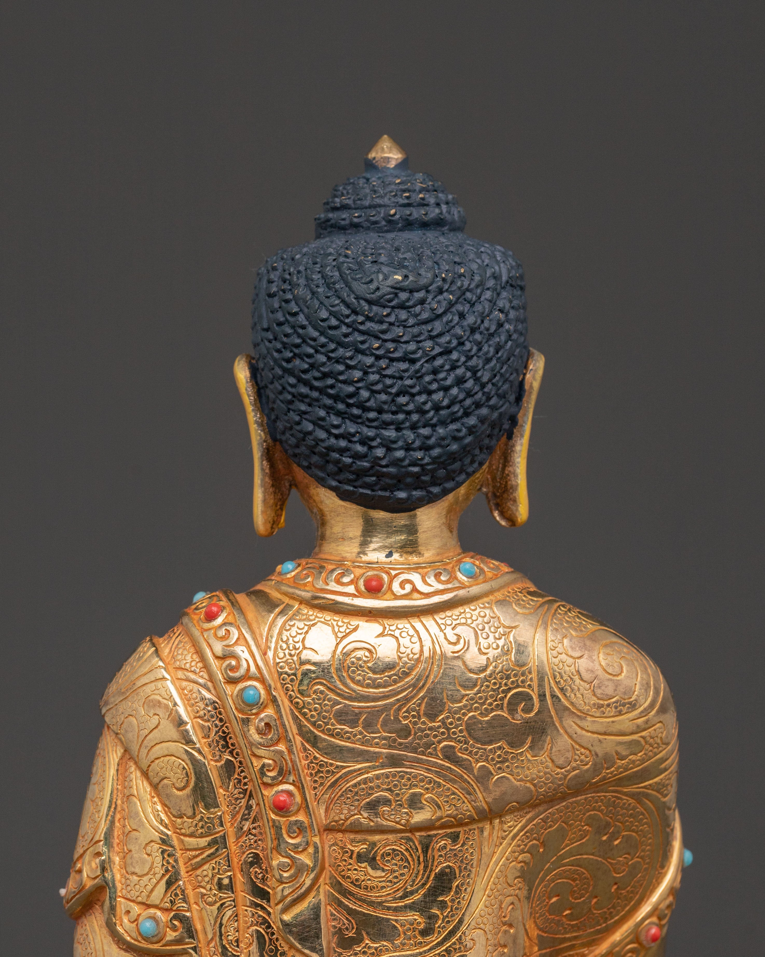 Himalayan Enlightened Shakyamuni Statue - Serene Gilded Copper