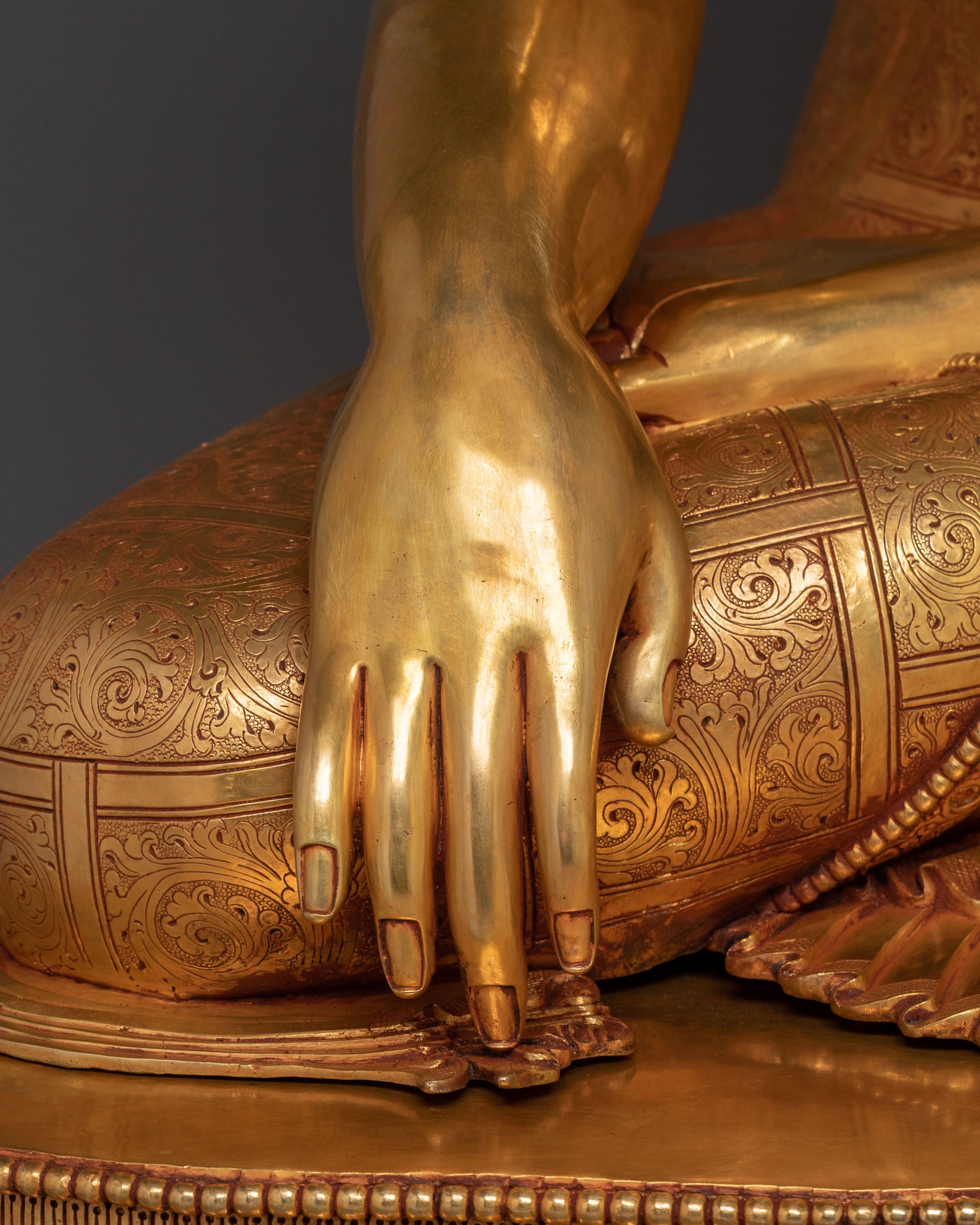 Shakyamuni Buddha Statue | 24K Gold Gilded Buddhist Icon