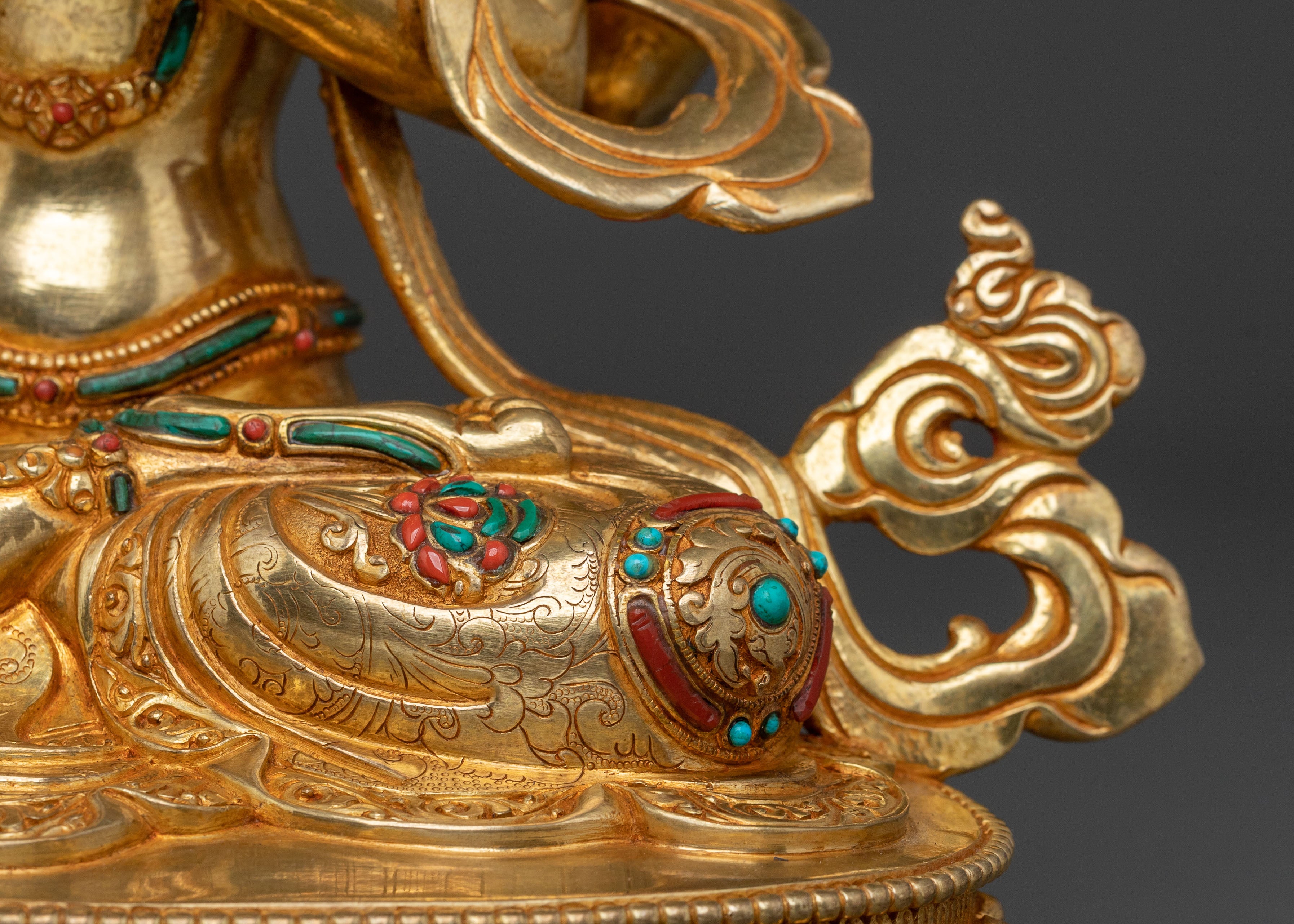 Chenrezig Statue: Symbol of Boundless Compassion