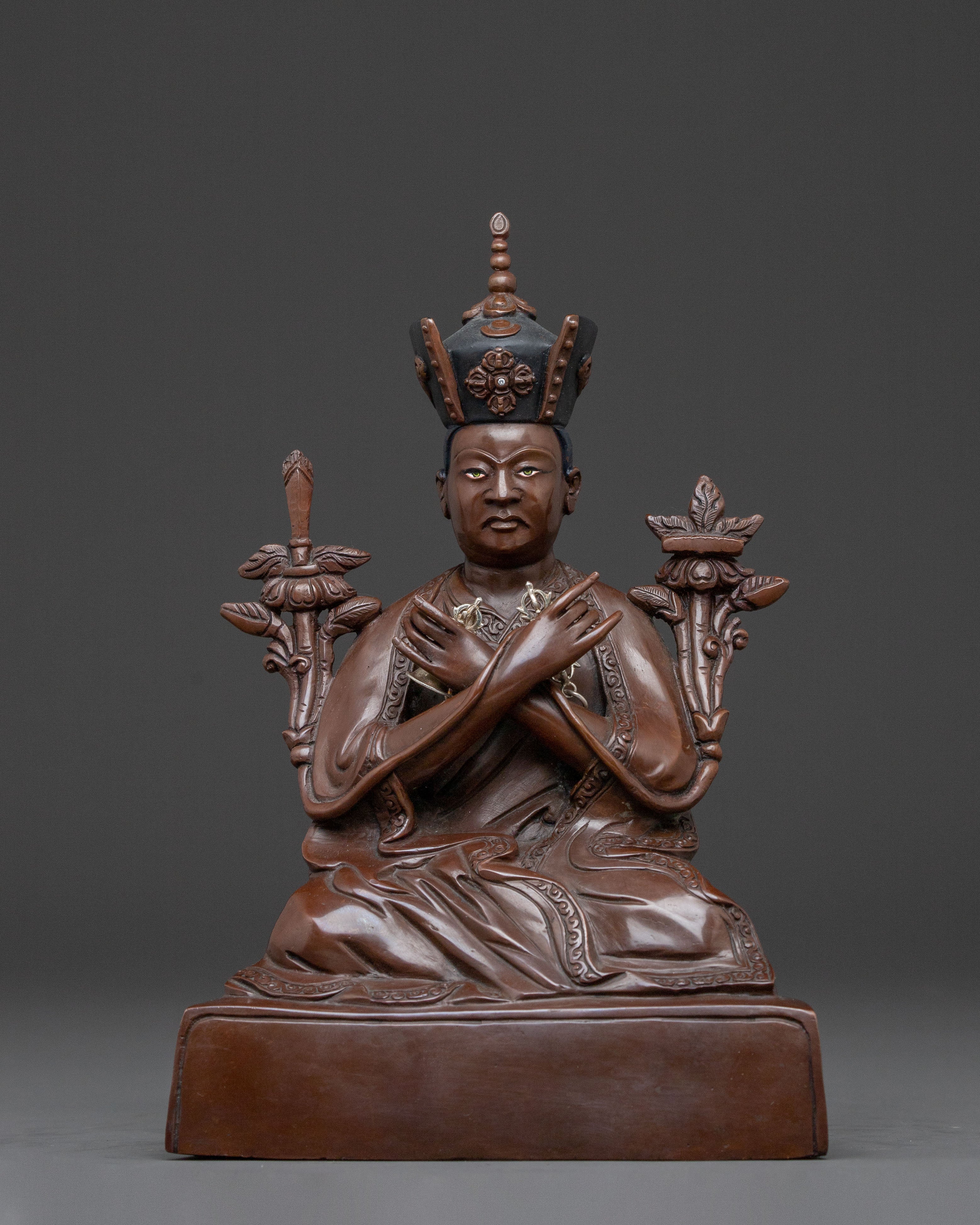 16th Karmapa Rangjung Rigpe Dorje Statue